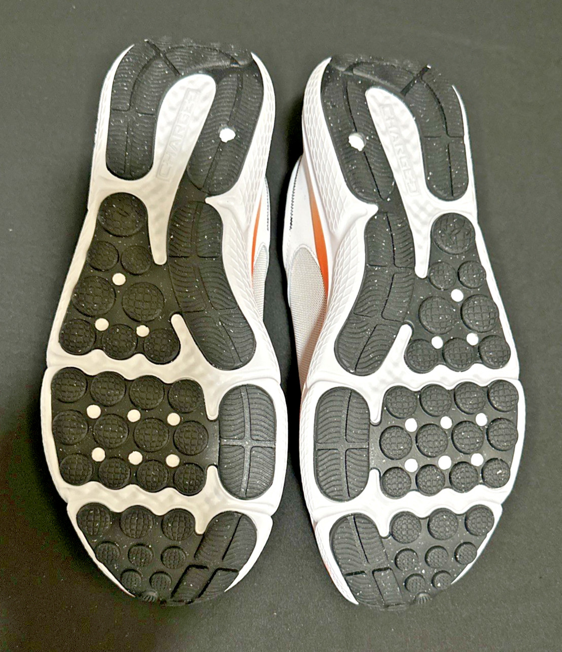 Under Armour Charged Assert 10 White Black Orange 3026175-101 Men’s Size 11.5