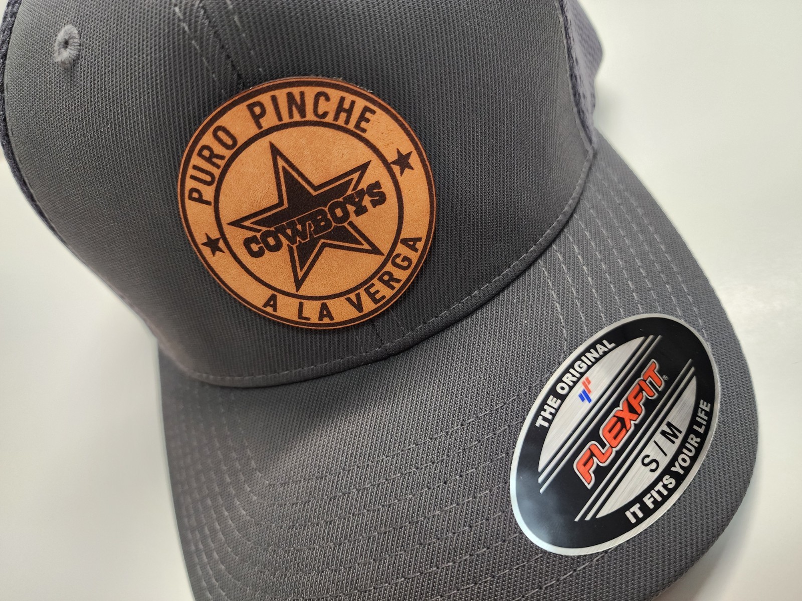 NEW-DALLAS COWBOYS Leather Patch Flex Fit Airmesh Cap Gray Size-S/M 6 3/4- 7 1/4