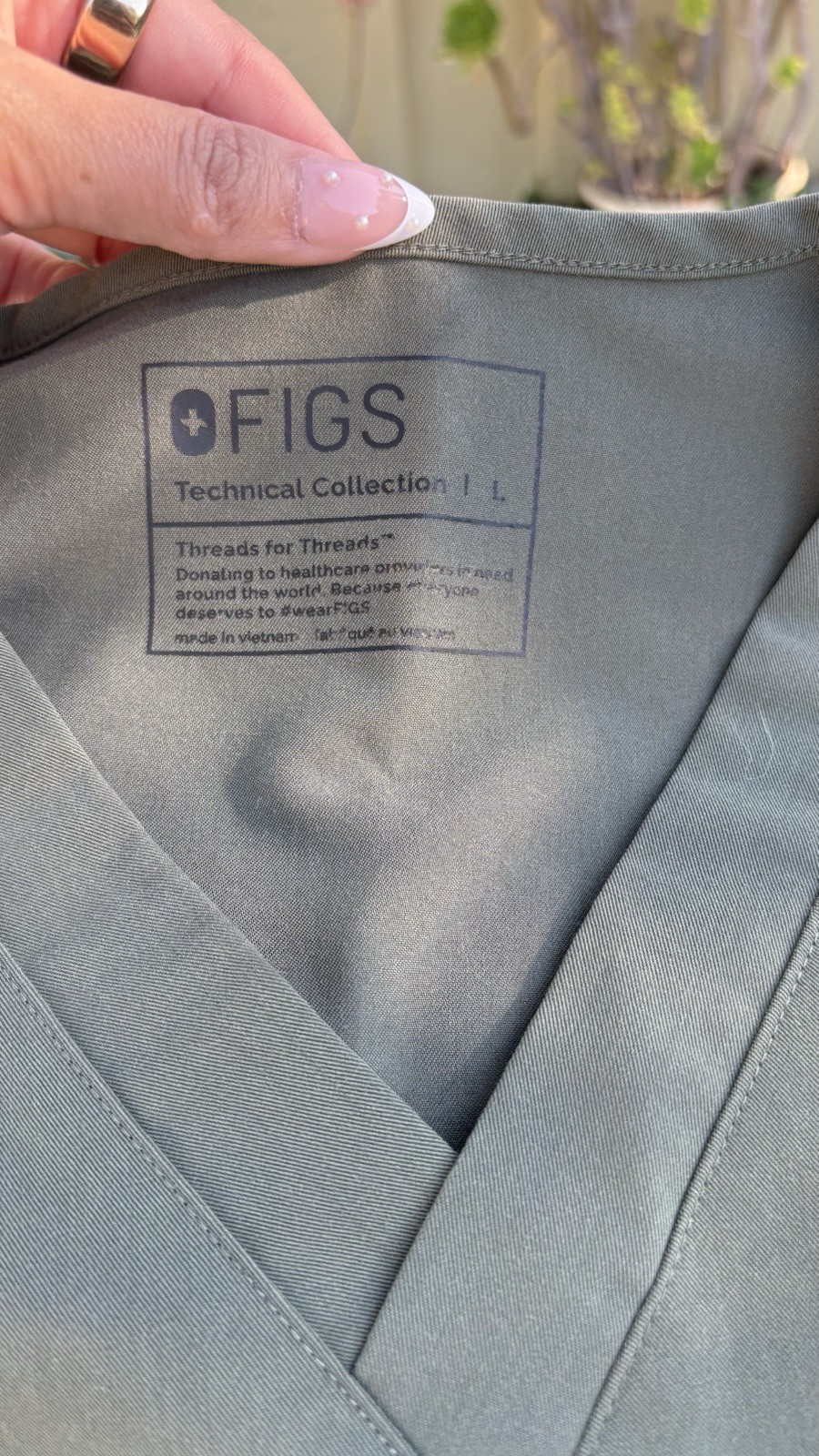 FIGS Technical Collection Women’s Scrub Set Size L Gray Solid Twill Top & Pants