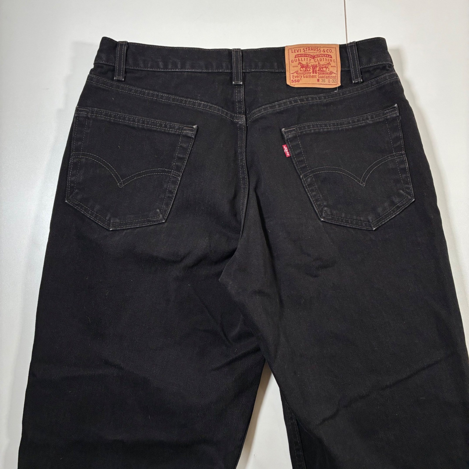 Vintage 2001 Levi’s 550 Relaxed Jeans 34×32 Black Made in USA Y2K (Tag 36×32)