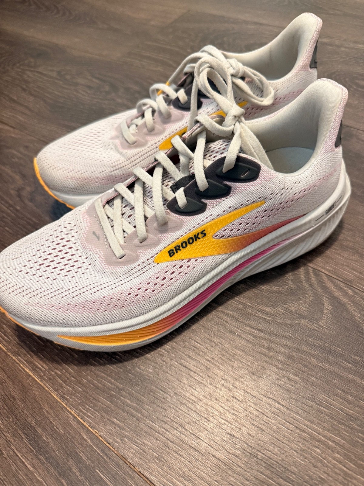 Brooks Ghost 17 – Oyster Apricot Pink – Women’s size 10