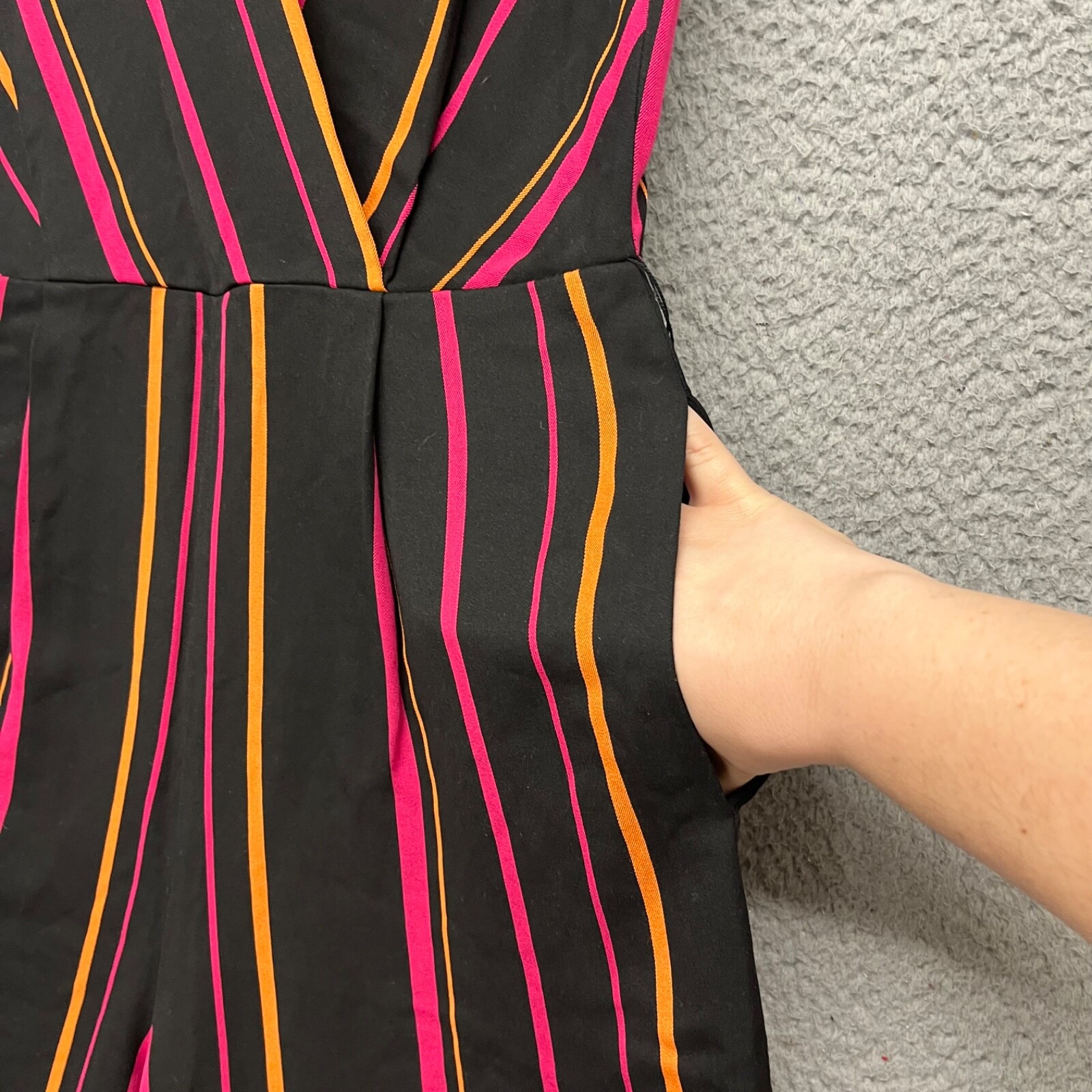 Diane Von Furstenburg Jumpsuit Womens M Black Striped Cropped Wide Leg V Neck
