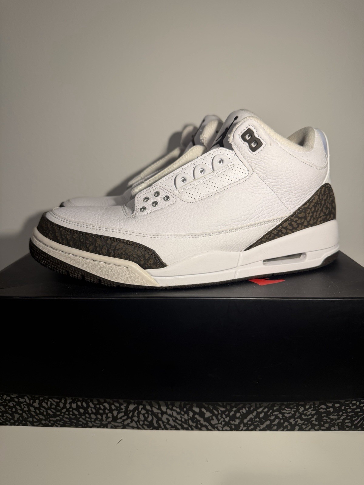 Nike Air Jordan 3 Retro Mocha 2018 White Dark Mocha Size 11 136064-122 OG Box