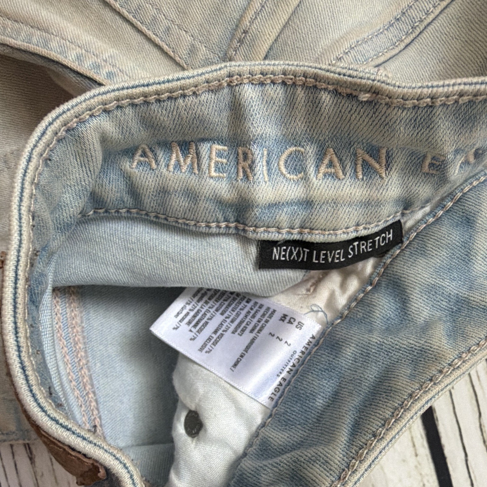 American Eagle Next Level Stretch Light Wash Cut Off Denim Shorts Women’s 2