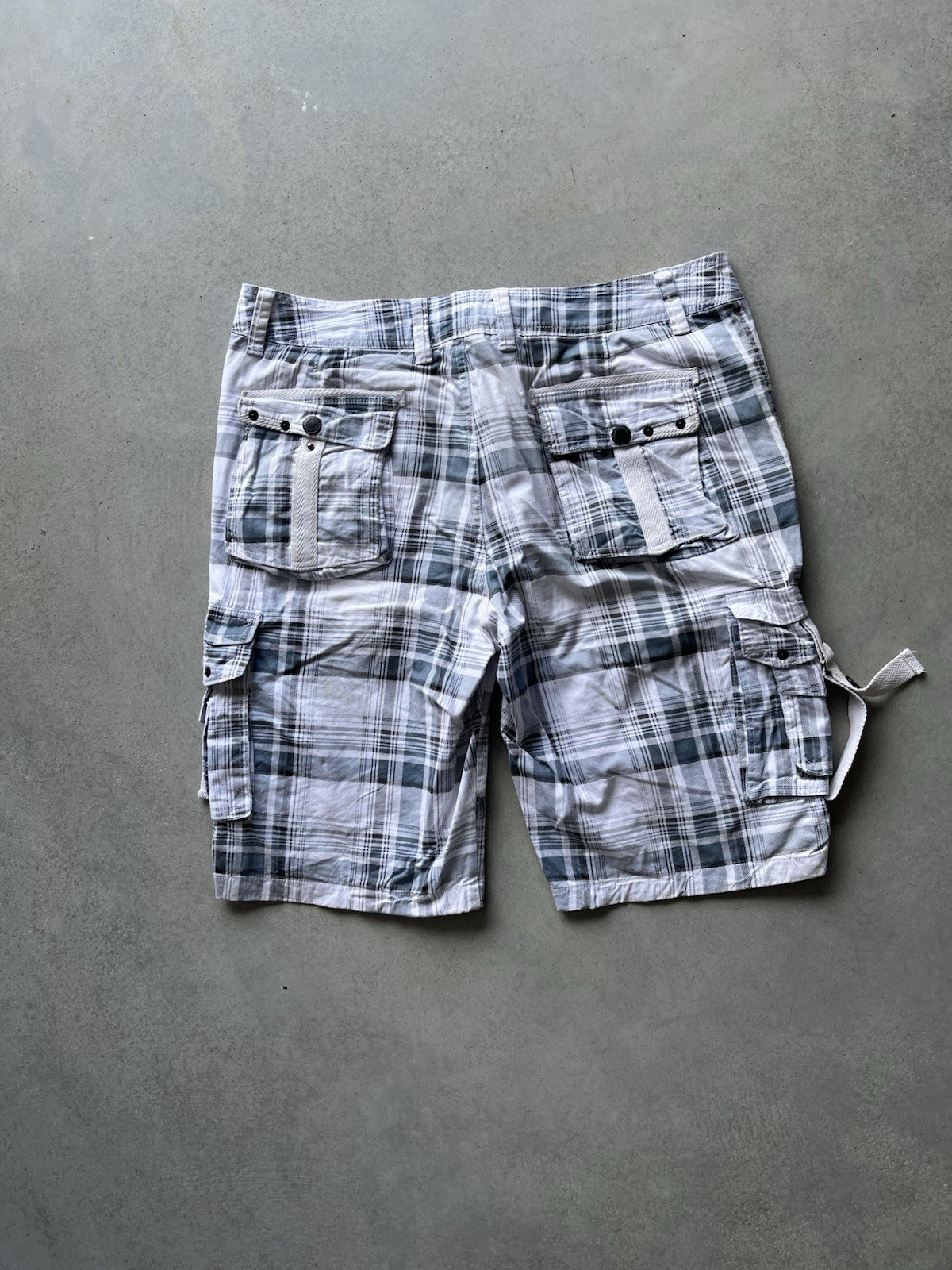 Y2K Nick Danger Gray & White Plaid Cargo ShortsSize 34#y2k #cargo