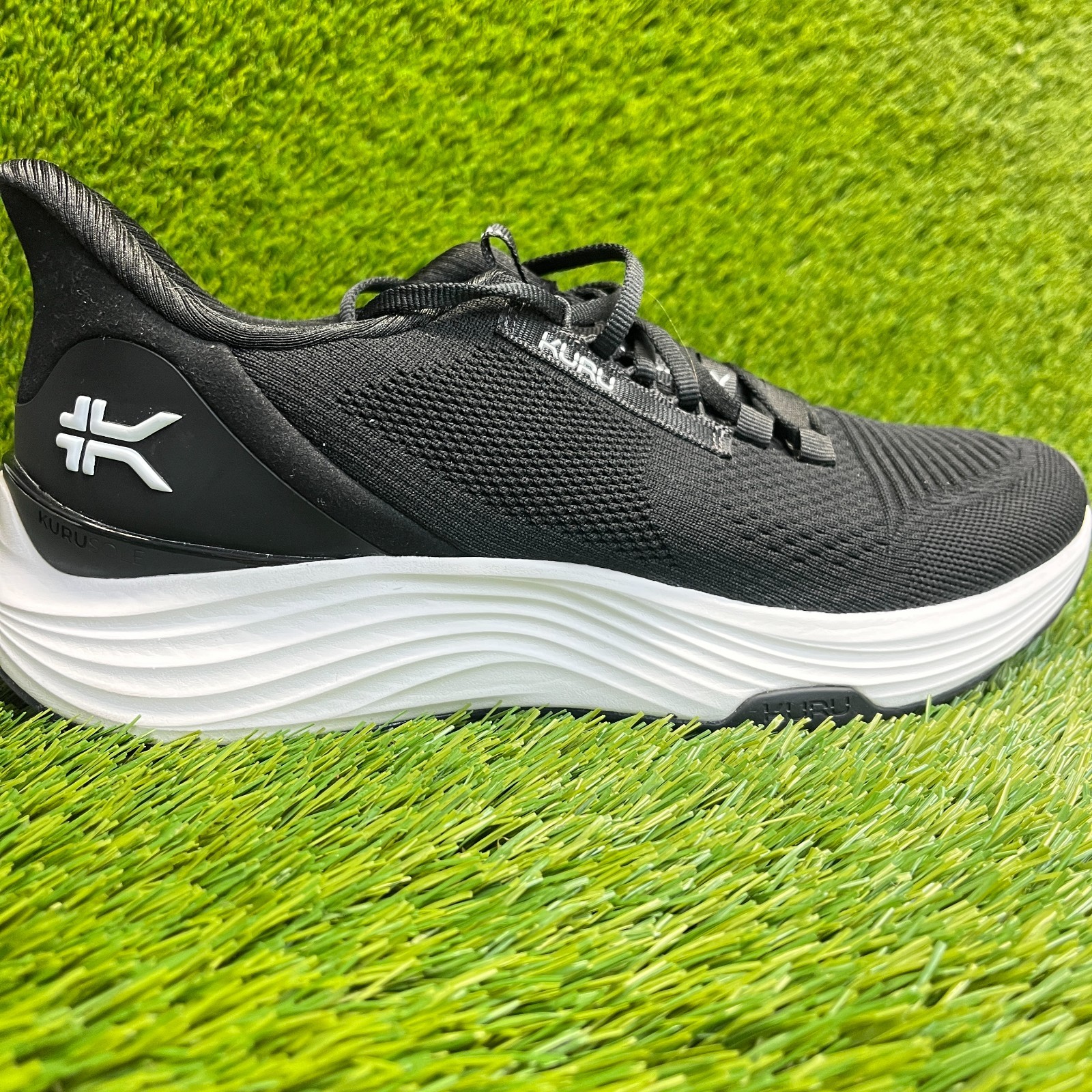 Kuru Atom 2 Mens Size 9.5 Black White Athletic Running Walking Shoes Sneakers