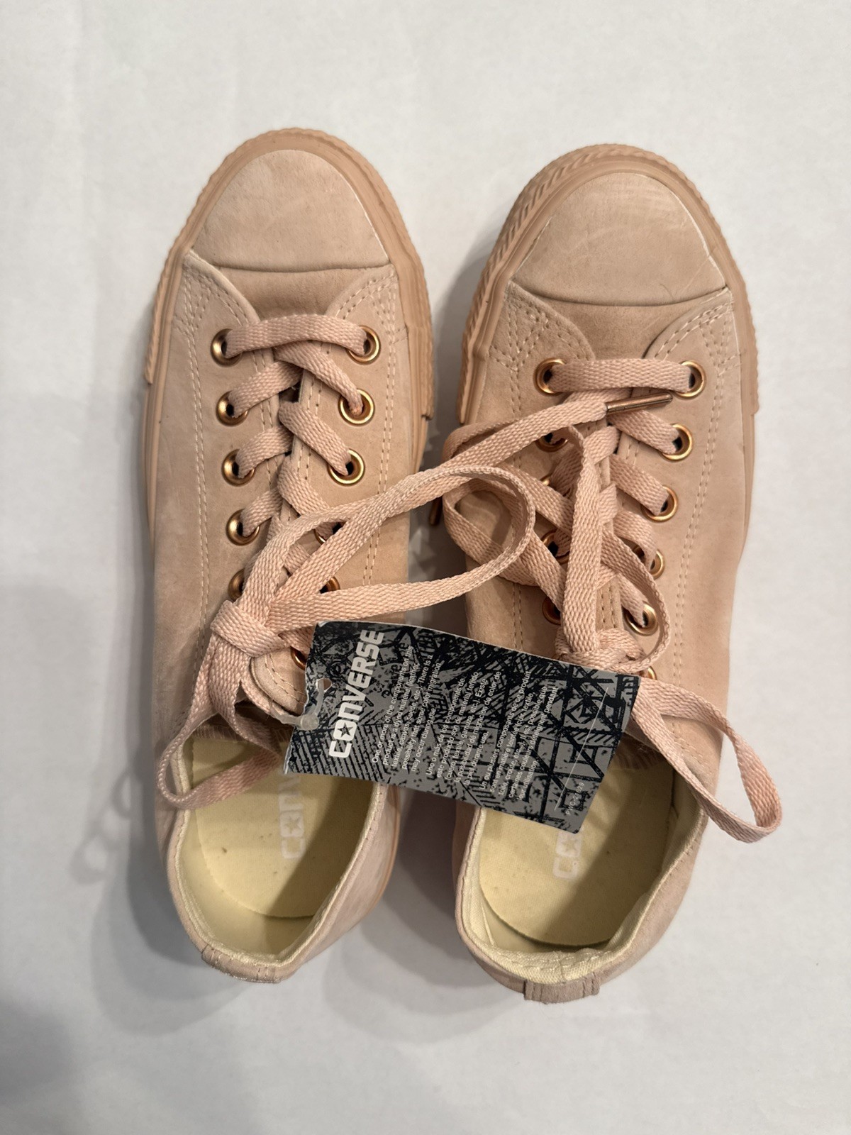 Converse All Star SUEDE Low Top in Rose Gold – Women’s Size US 7 NEW WITH TAG