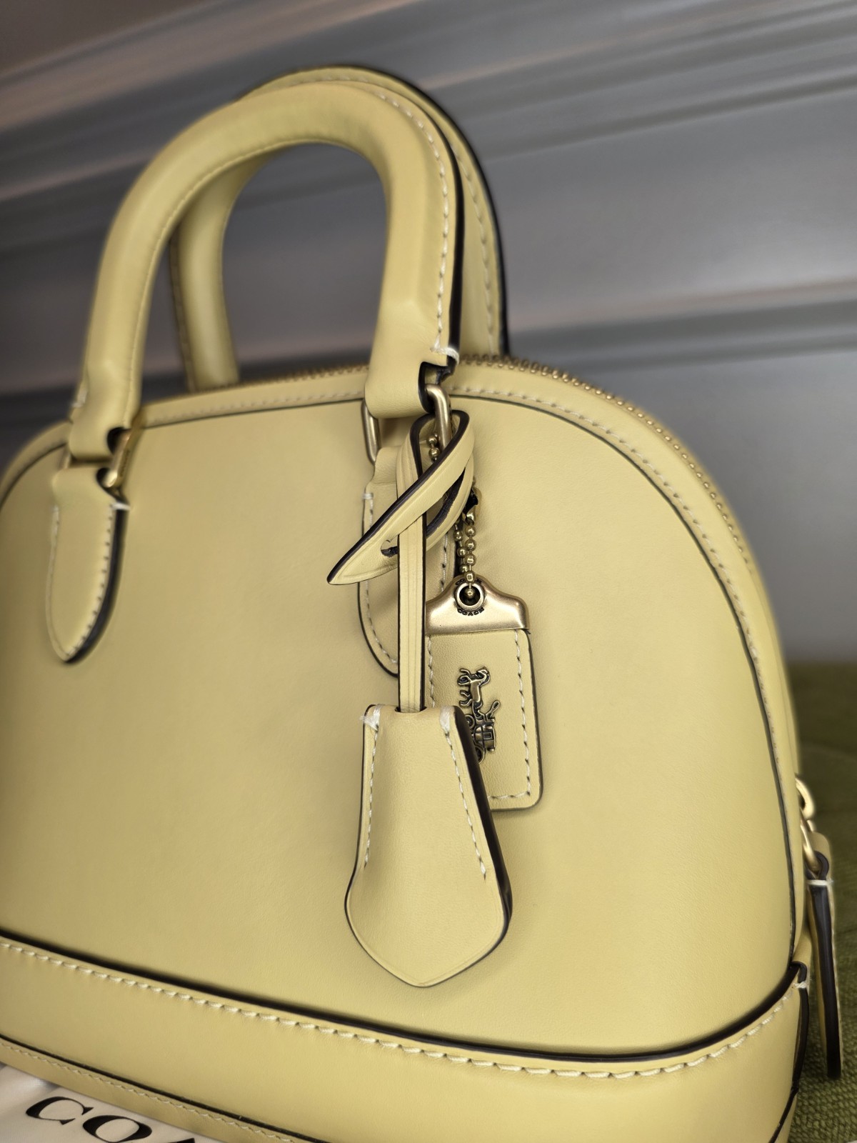 RARE COACH Revel 24 Glovetanned Leather 1941 Lock and Key!