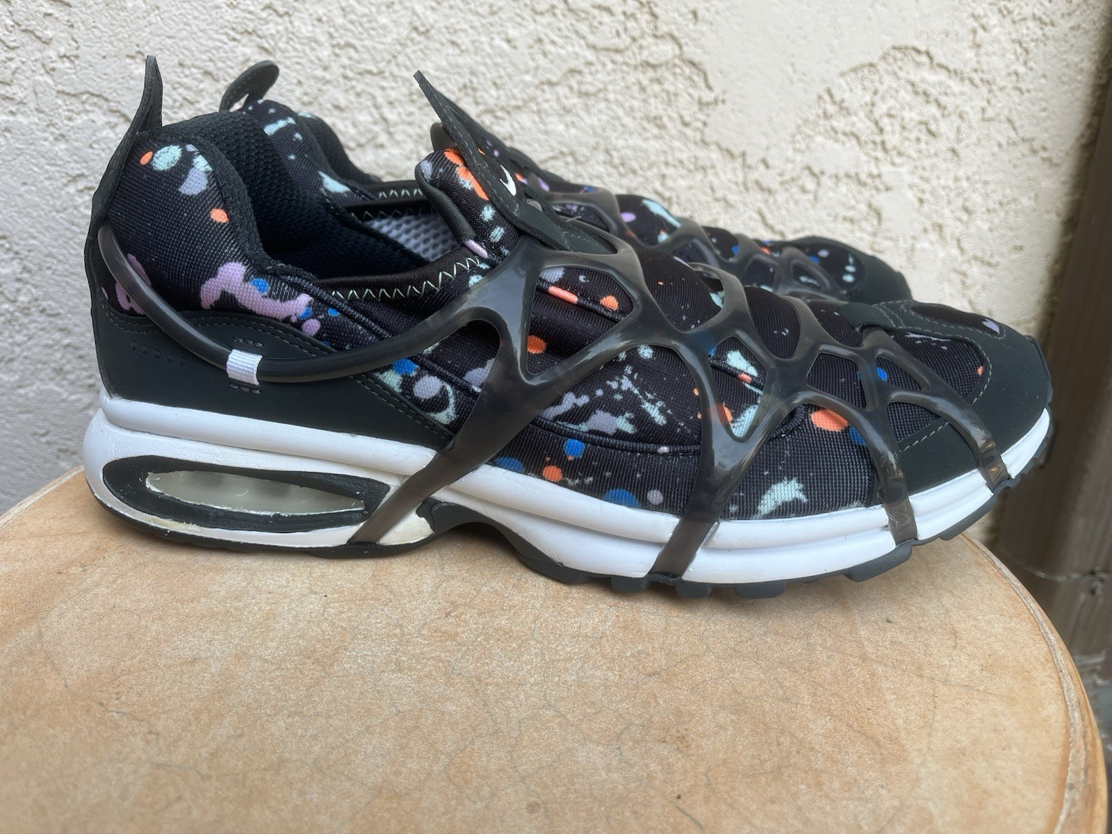 Nike Men’s Black Multicolor Splatter Slip-On Low Top Athletic Sneakers