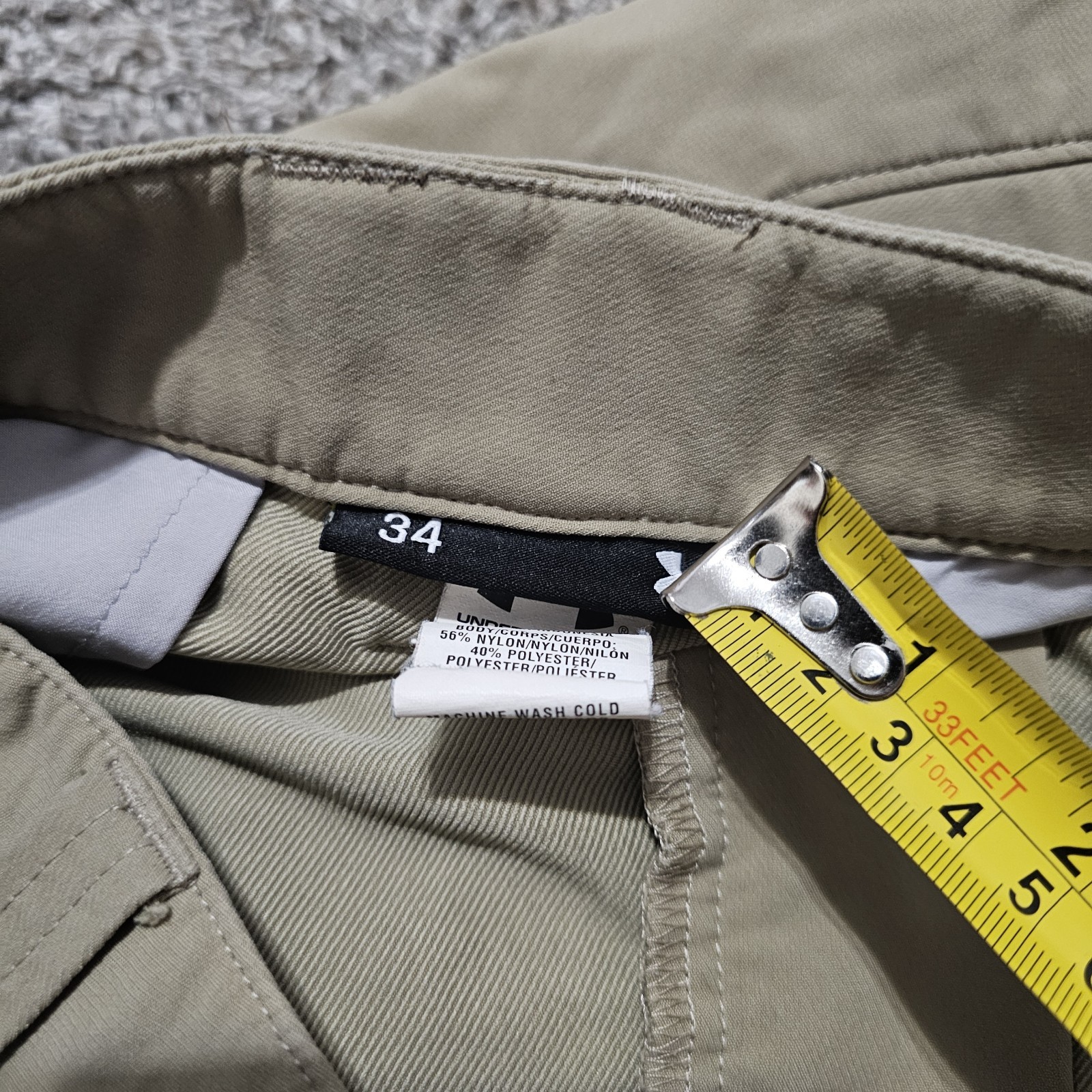 Under Armour Men’s Size 34 Golf Hiking Walking Shorts Beige Tan