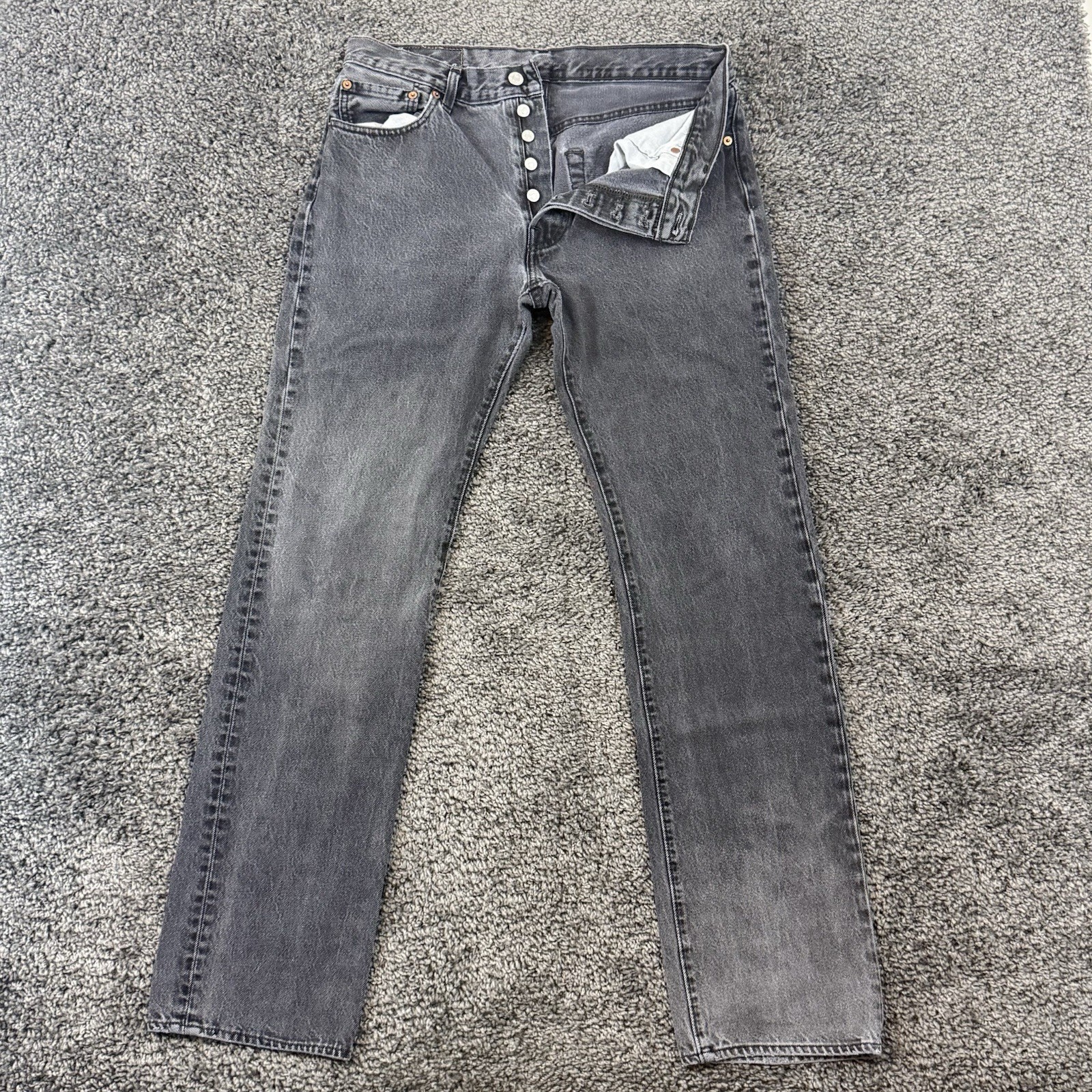 Levi’s 501 Jeans men’s MEASURES 32×33 Original Straight Leg Black Distressed