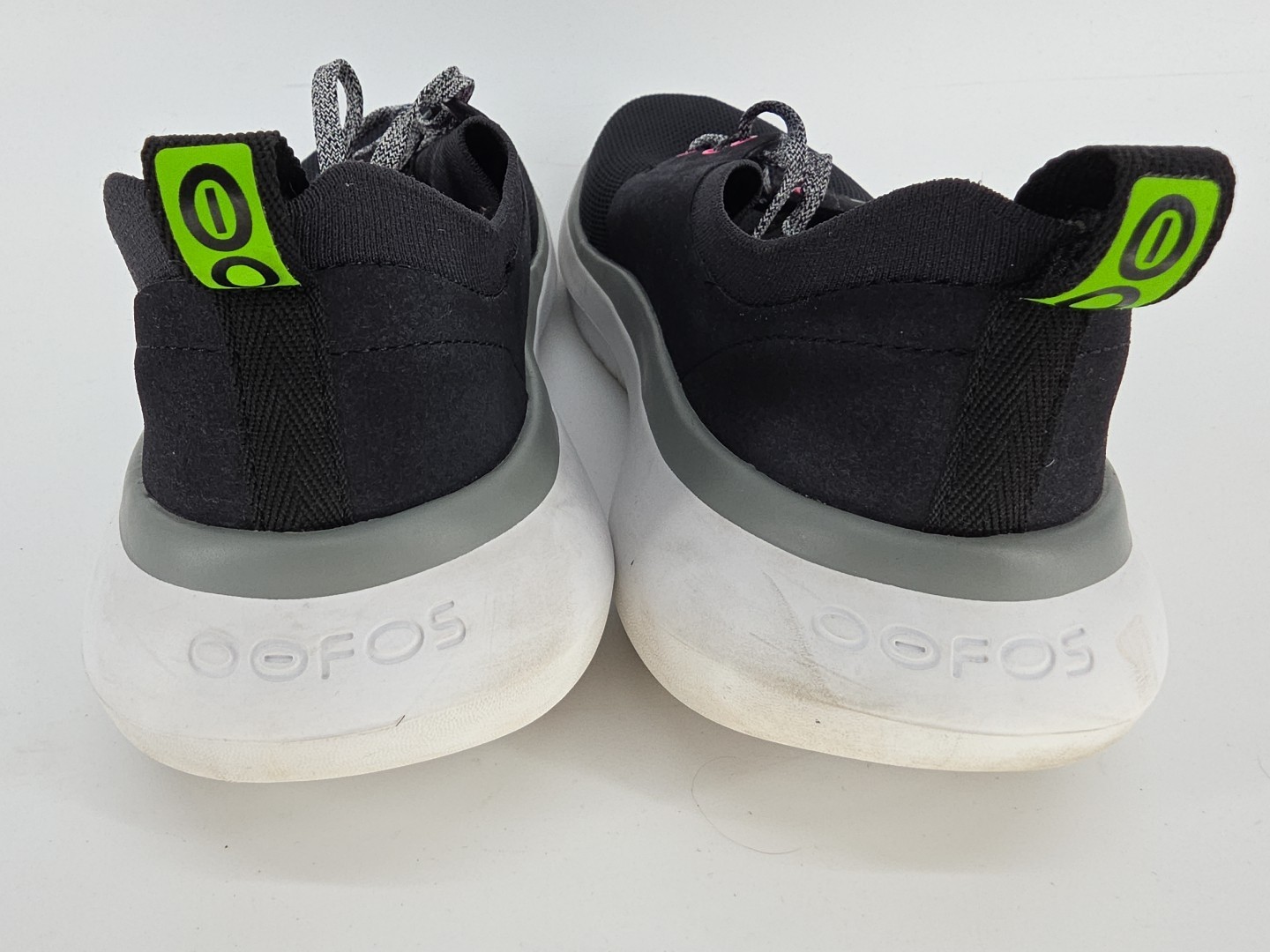 OOFOS OOmy Stride Recovery Comfort Shoes Lace Sneakers Womens Size 11 Black Pink
