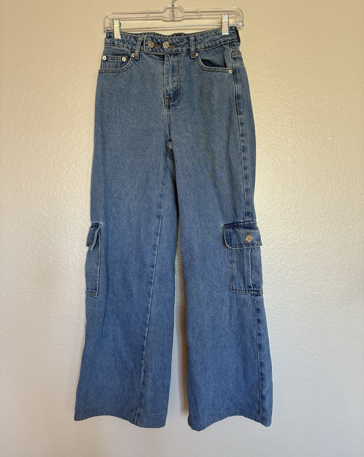 Edikted Size S/25” Waist Blue Wide-Leg Cargo Jeans Mid Rise Medium Wash Y2K Cute