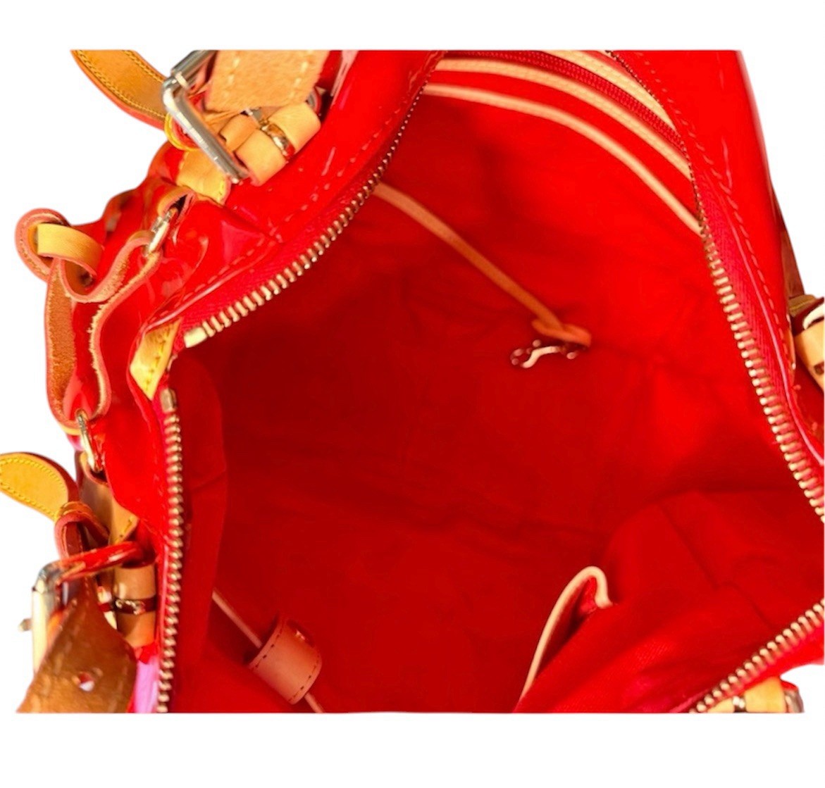 DOONEY & BOURKE ‘NINA’ EUC PATENT LEATHER SATCHEL IN VIBRANT RED