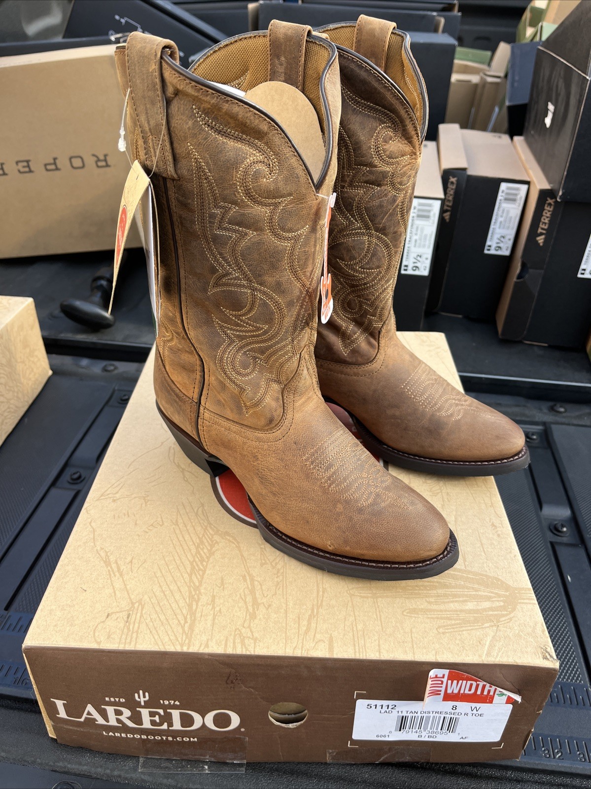 Laredo Cowboy Boots Brown Leather Distressed Western 51112 Women’s Size 8 W NEW
