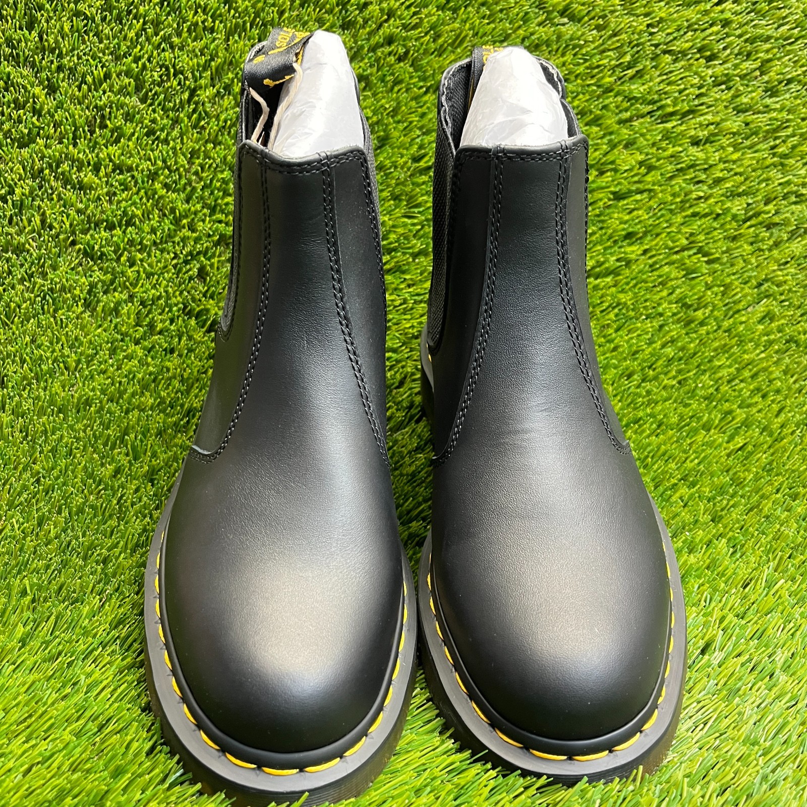 Dr. Martens 2976 SR Mens Size 7 Womens 8 Black Classic Leather Chelsea Boots