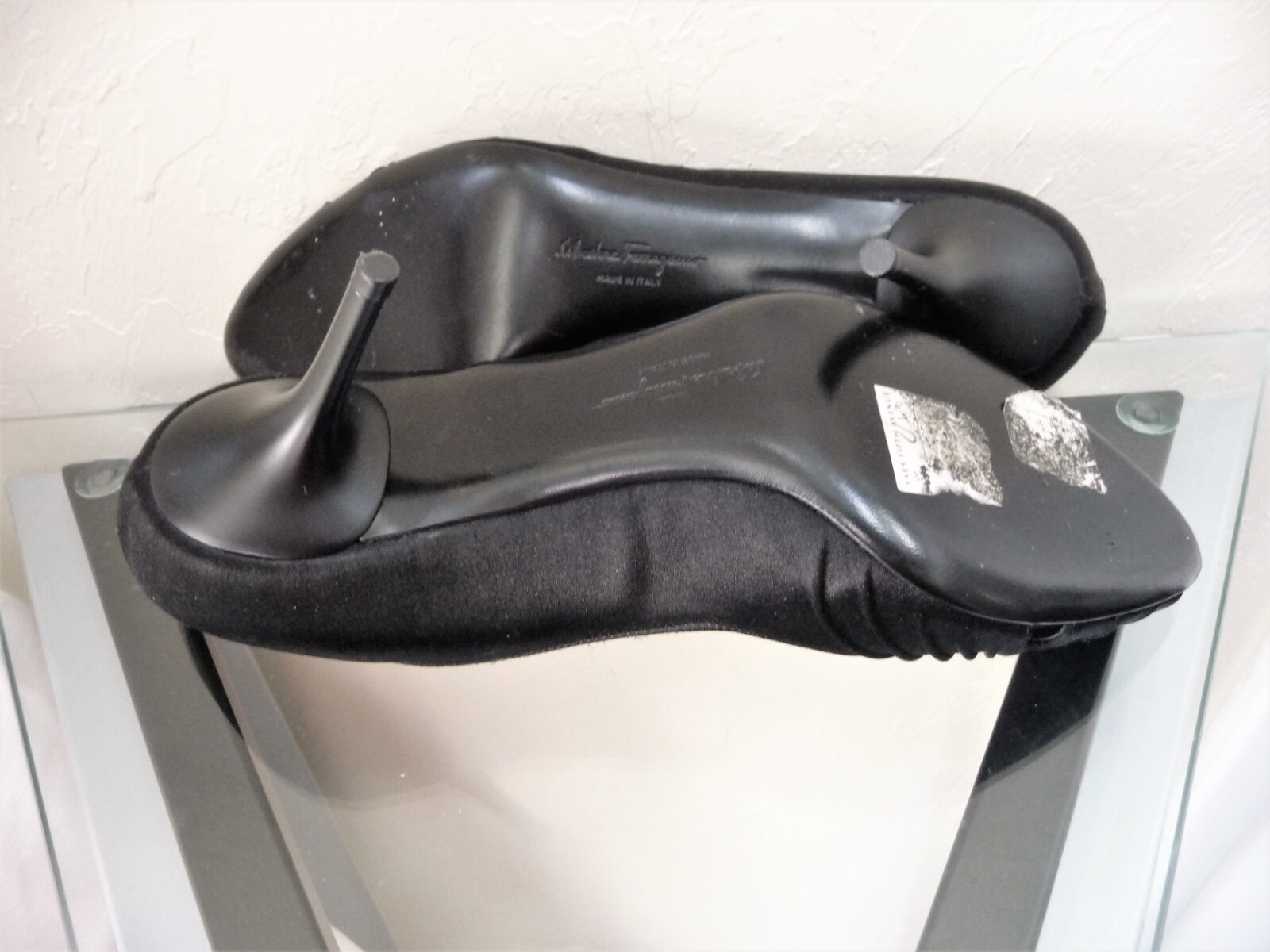 BEAUTIFUL $685 SALVATORE FERRAGAMO BLACK SATIN PEEP TOE EVENING HEELS SHOES 6.5B