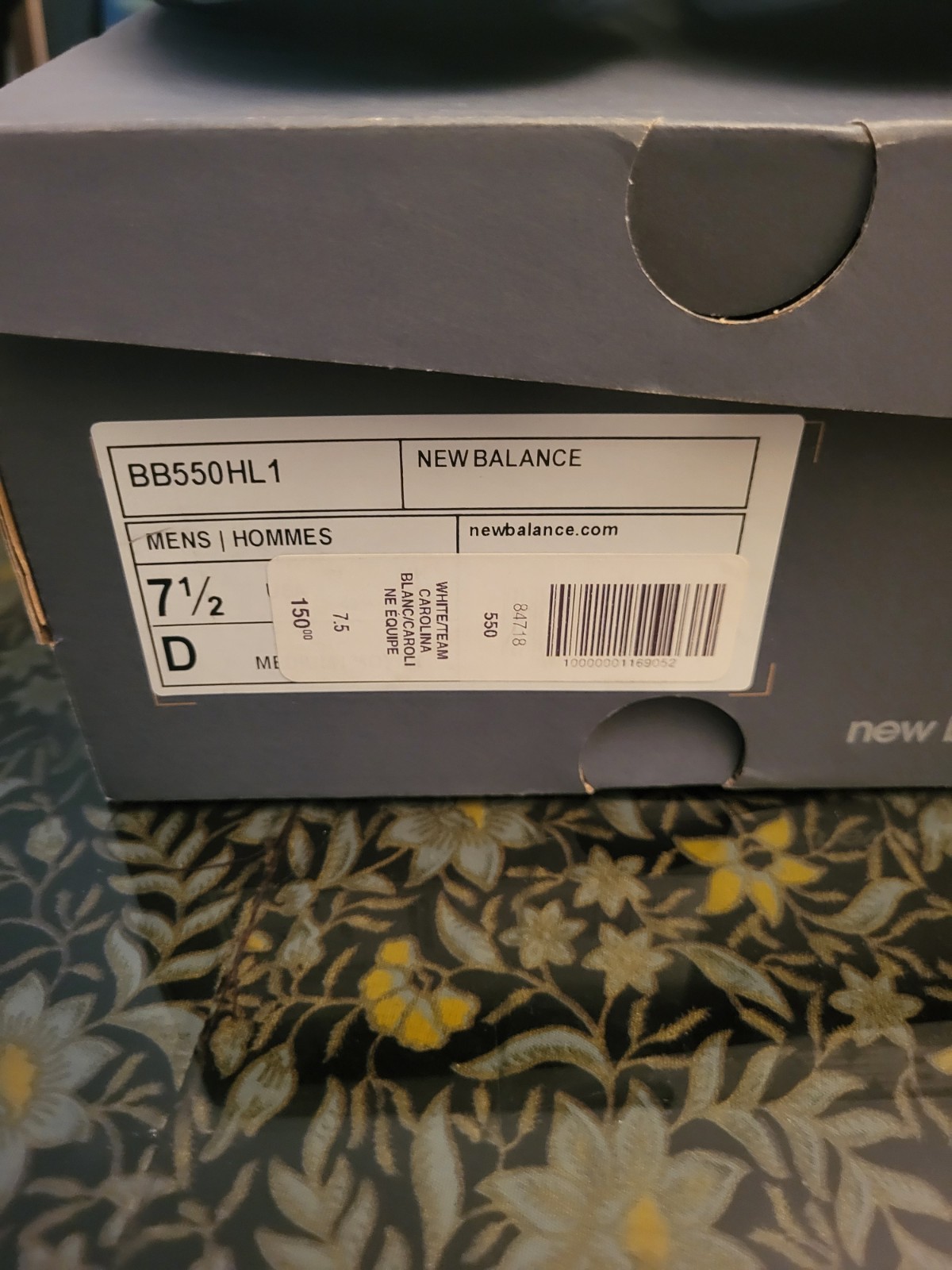 Size 7.5 2E – New Balance 550 UNC White University Blue
