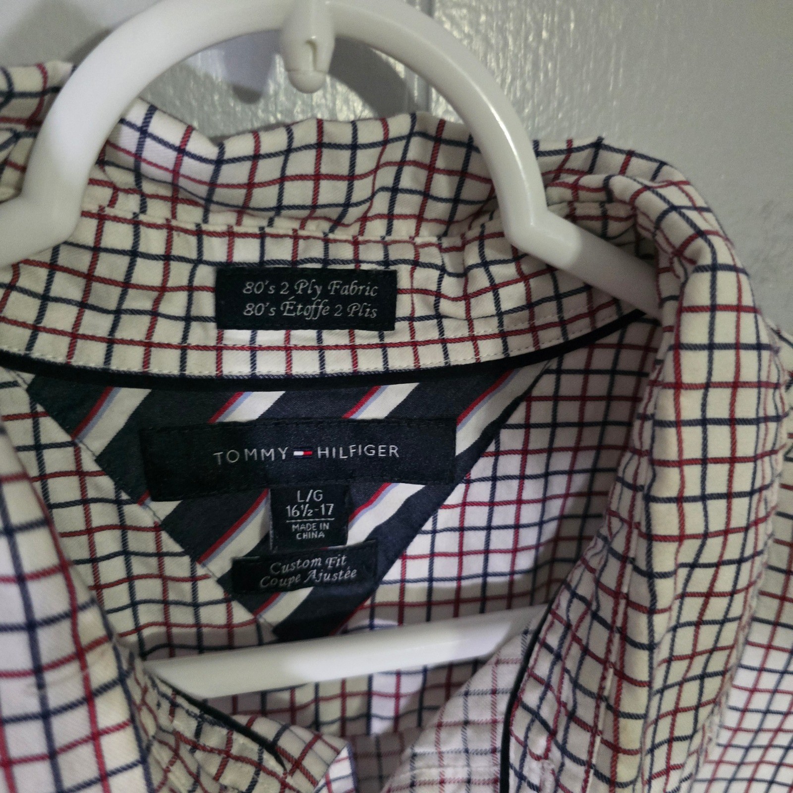 Tommy Hilfiger Men’s Custom Fit Button Down Shirt Red Blue Plaid Large