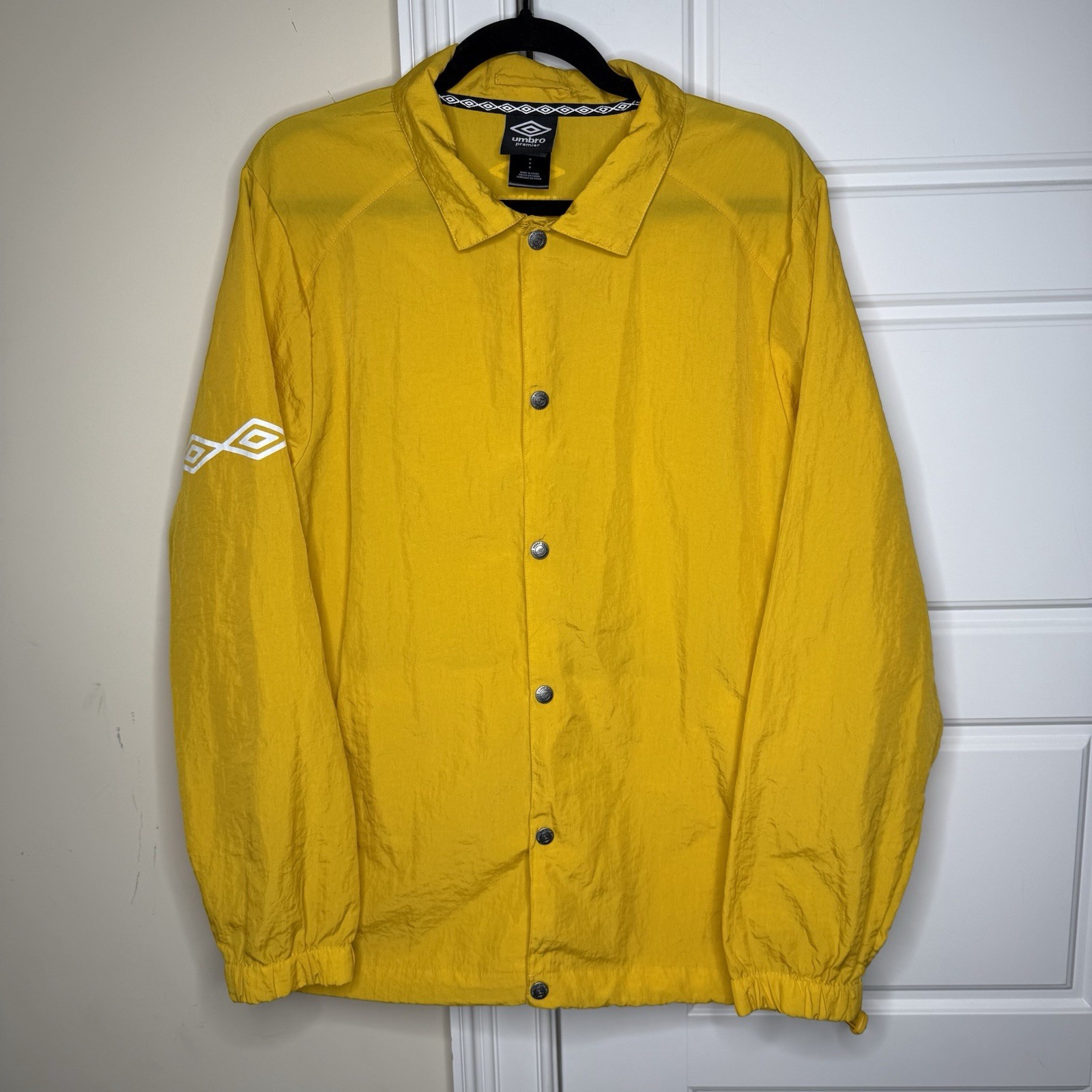 Umbro Premier Jacket Men’s Medium Goldenrod Yellow Windbreaker Coach Soccer