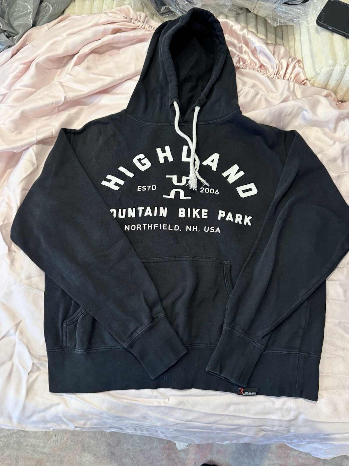 Highland Mountain Bike Park Men’s M Black Pullover Hoodie Pockets