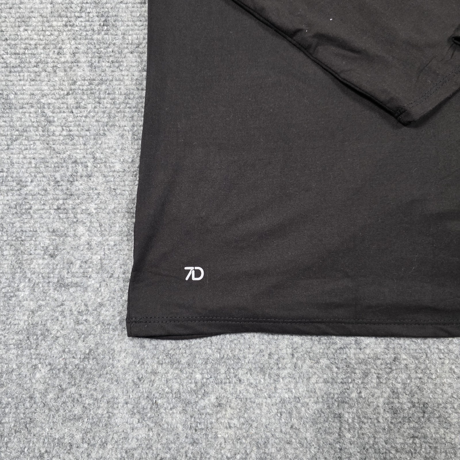 7 Diamonds Core Henley Men’s M Black Performance Lightweight Shirt Long Sleeve