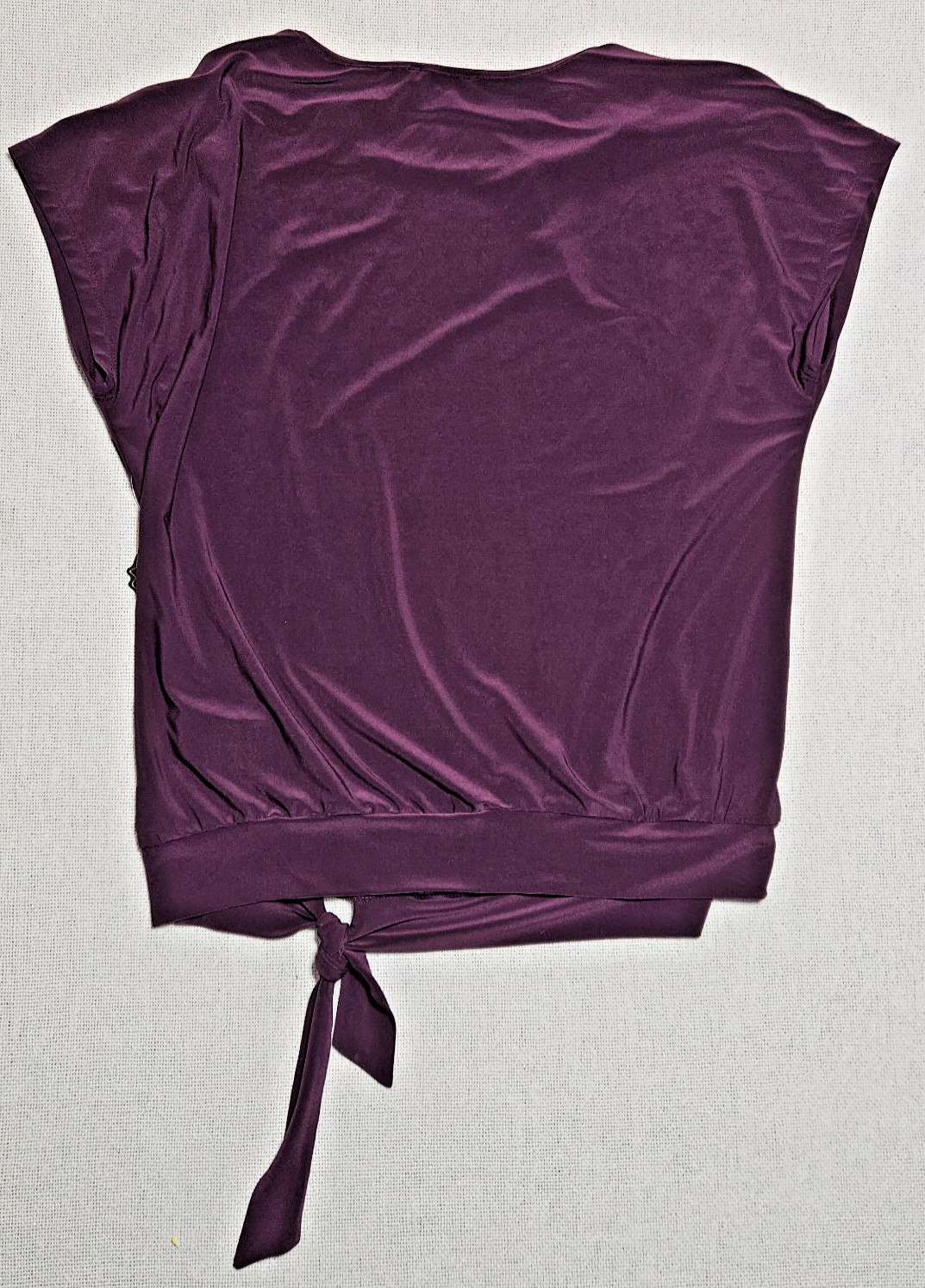 A.U.W. Burgundy Pull Over Blouse Gold Rings Accents Women’s M K1