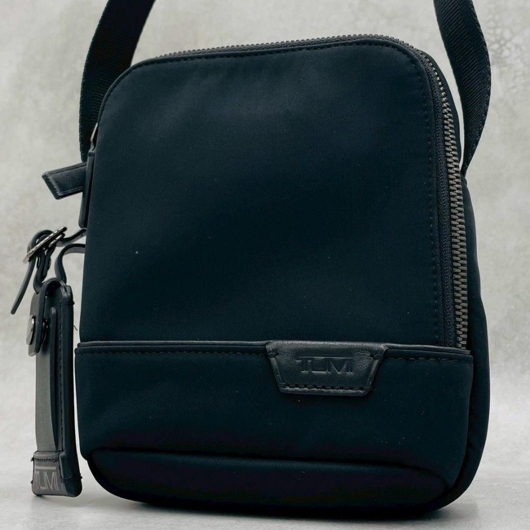 TUMI Harrison Nichols Black Nylon One Shoulder Bag Crossbody Business Auth