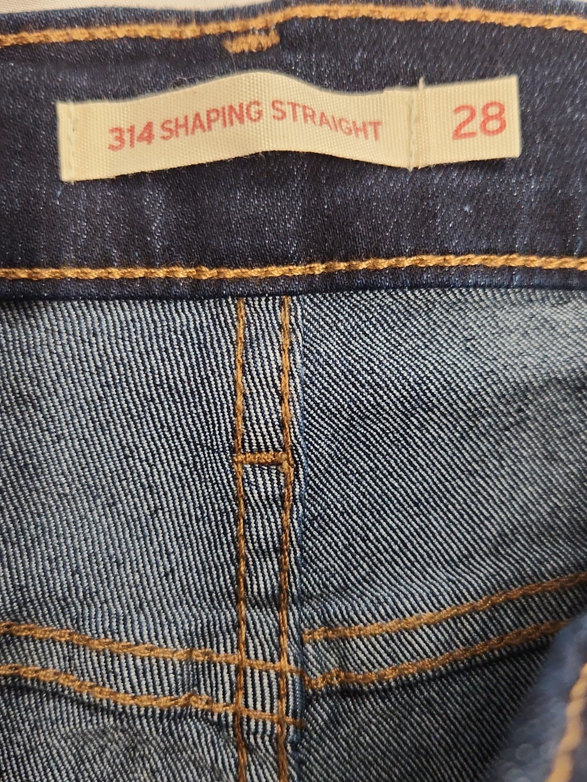 Levi’s 314 Shaping Straight Leg jeans | Size 28×32 (6) Woman* New With Tags!!