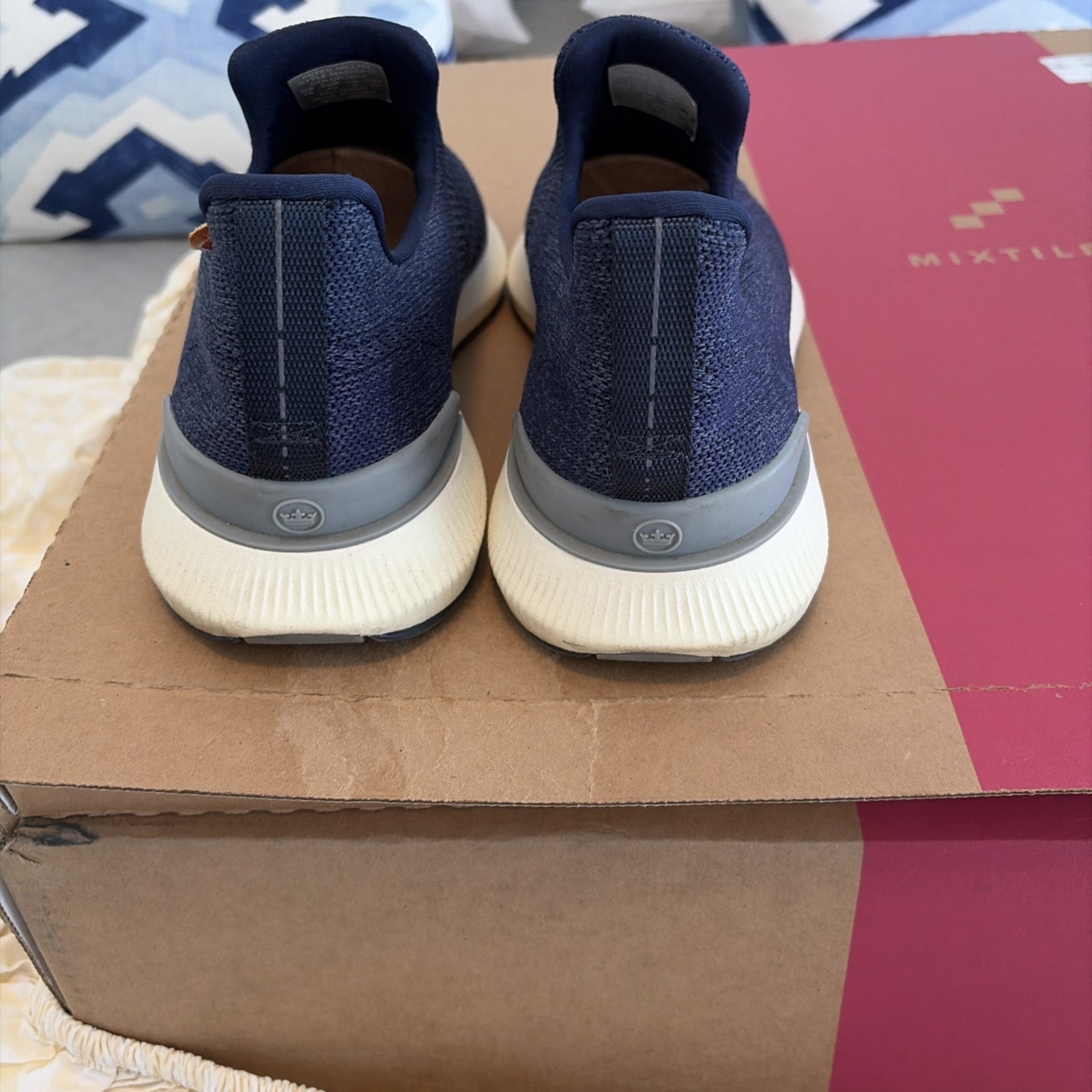 Peter Millar Hyperlight Apollo Men’s Size 10 Navy Blue Knit Sneakers. MSRP $185