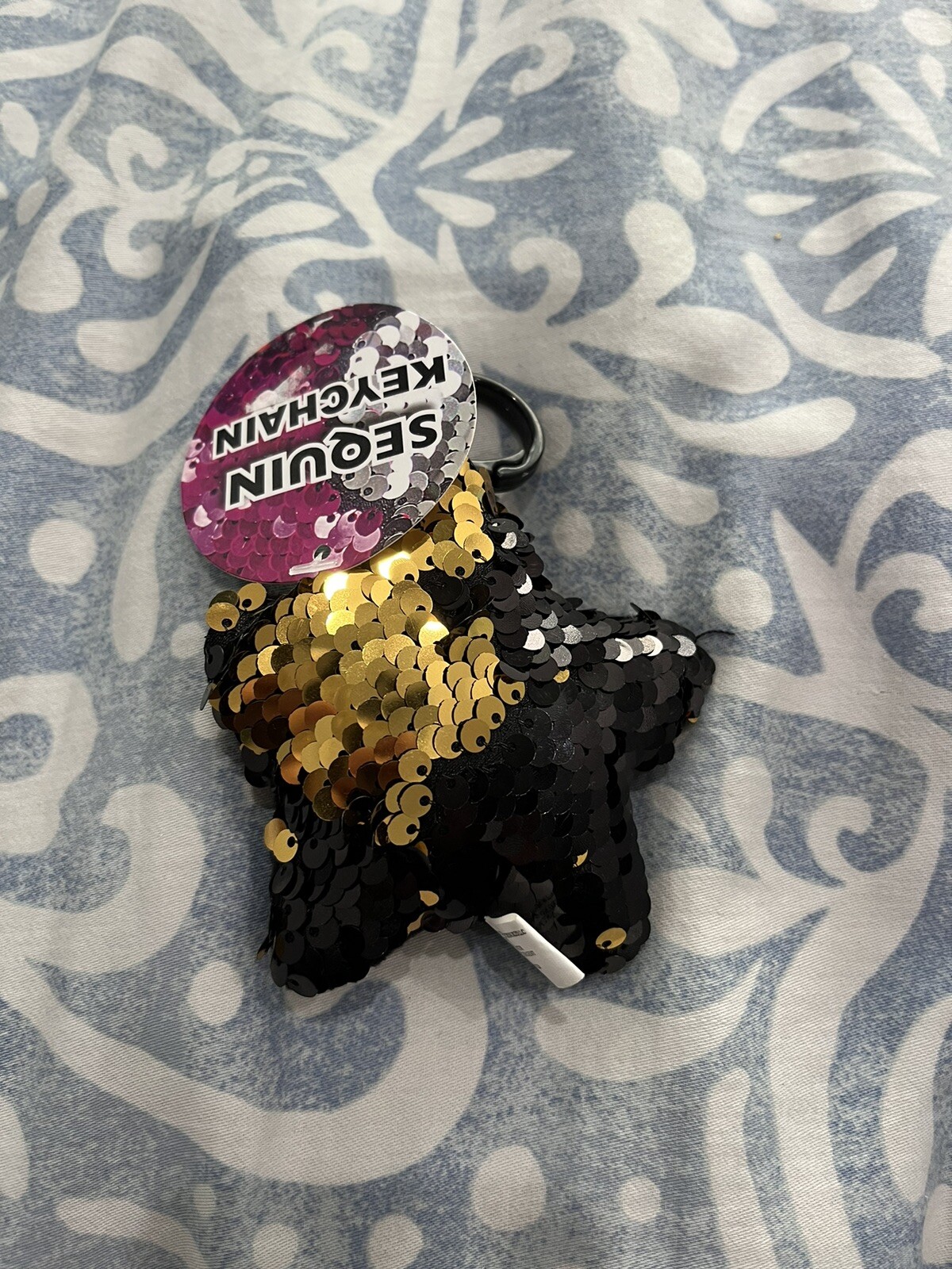 NEW Flip Sequin Star Bag Clip / Key Chain – Black / Gold – 3.5 Inches