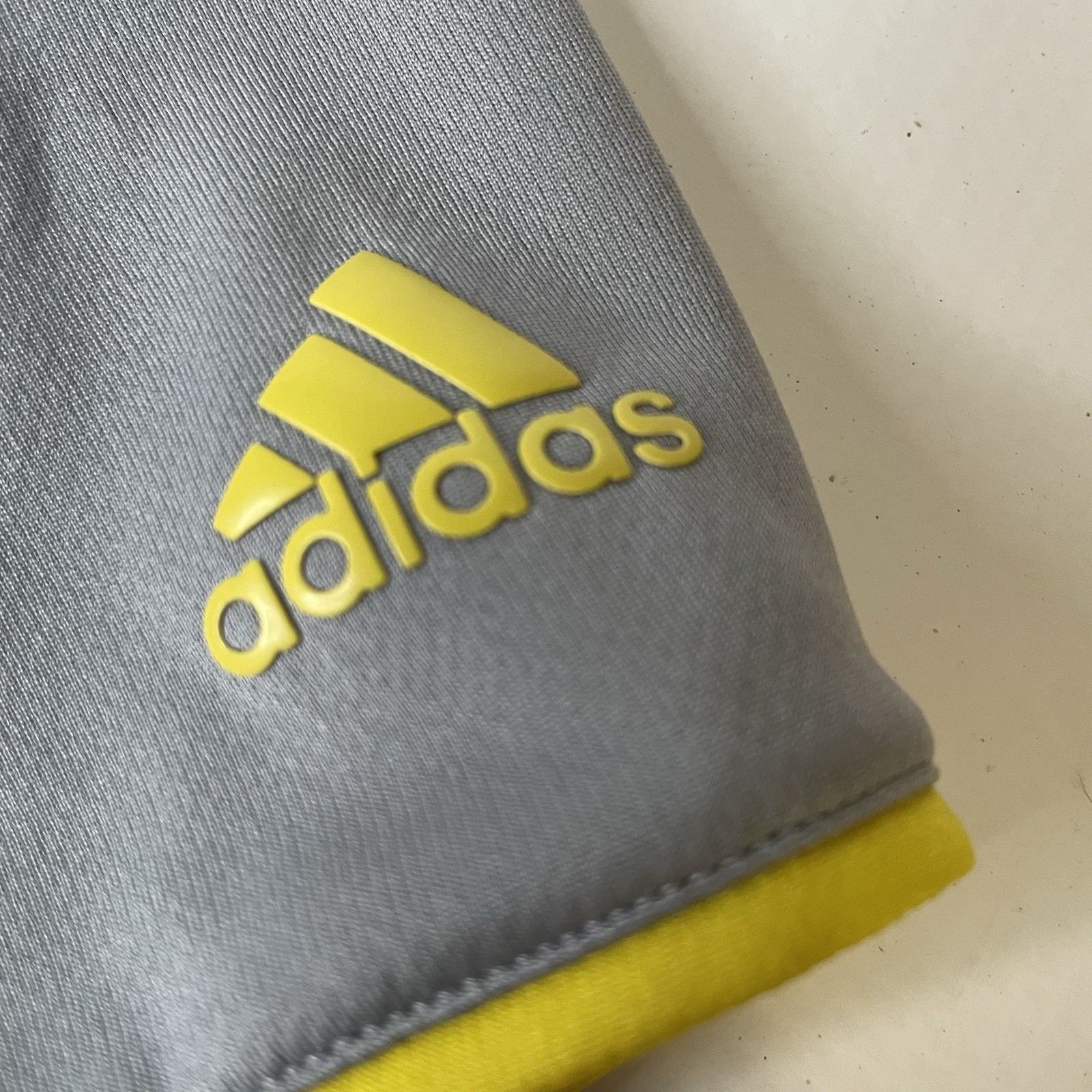 adidas ClimaCool Men’s Polo Shirt 2XL Big & Tall Gray/Yellow Geometric Logo