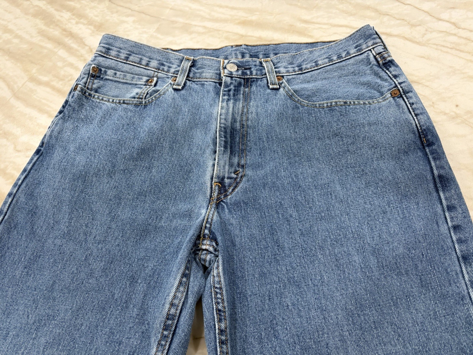 Levis 550 Relaxed Fit Medium Wash Blue Denim Jeans Mens 34×36 Great Condition!