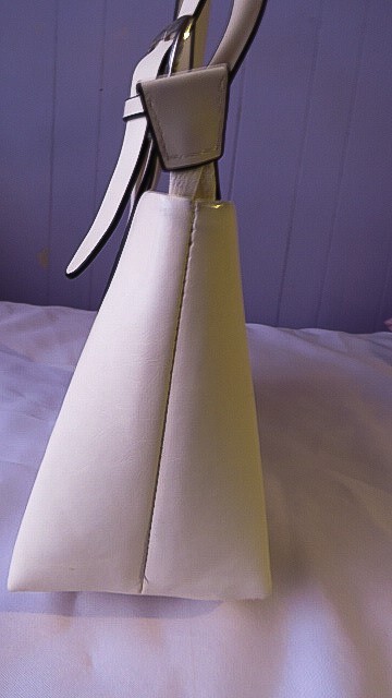 White Handbag Tote Bag ( Pre-Owned/ EXCELLENT CONDITION)