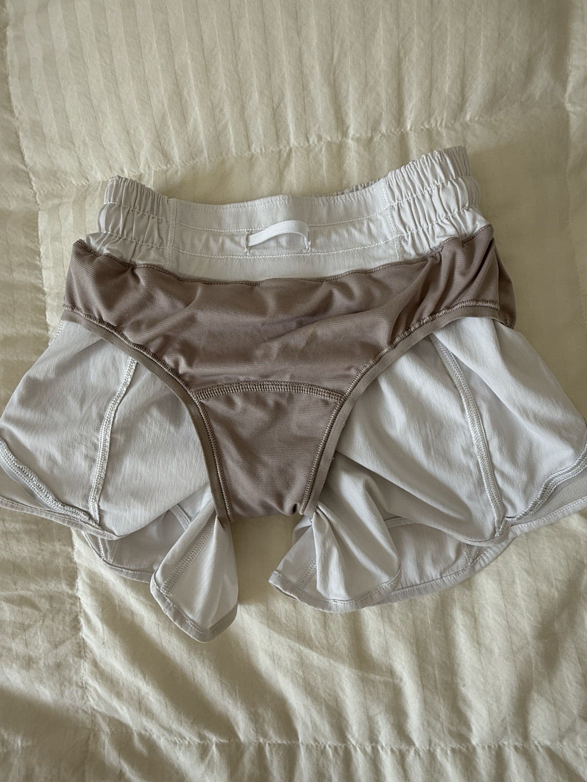 LULULEMON NYLON ELASTANE ELASTIC WAIST PULL ON SHORTS SIZE 0 TALL