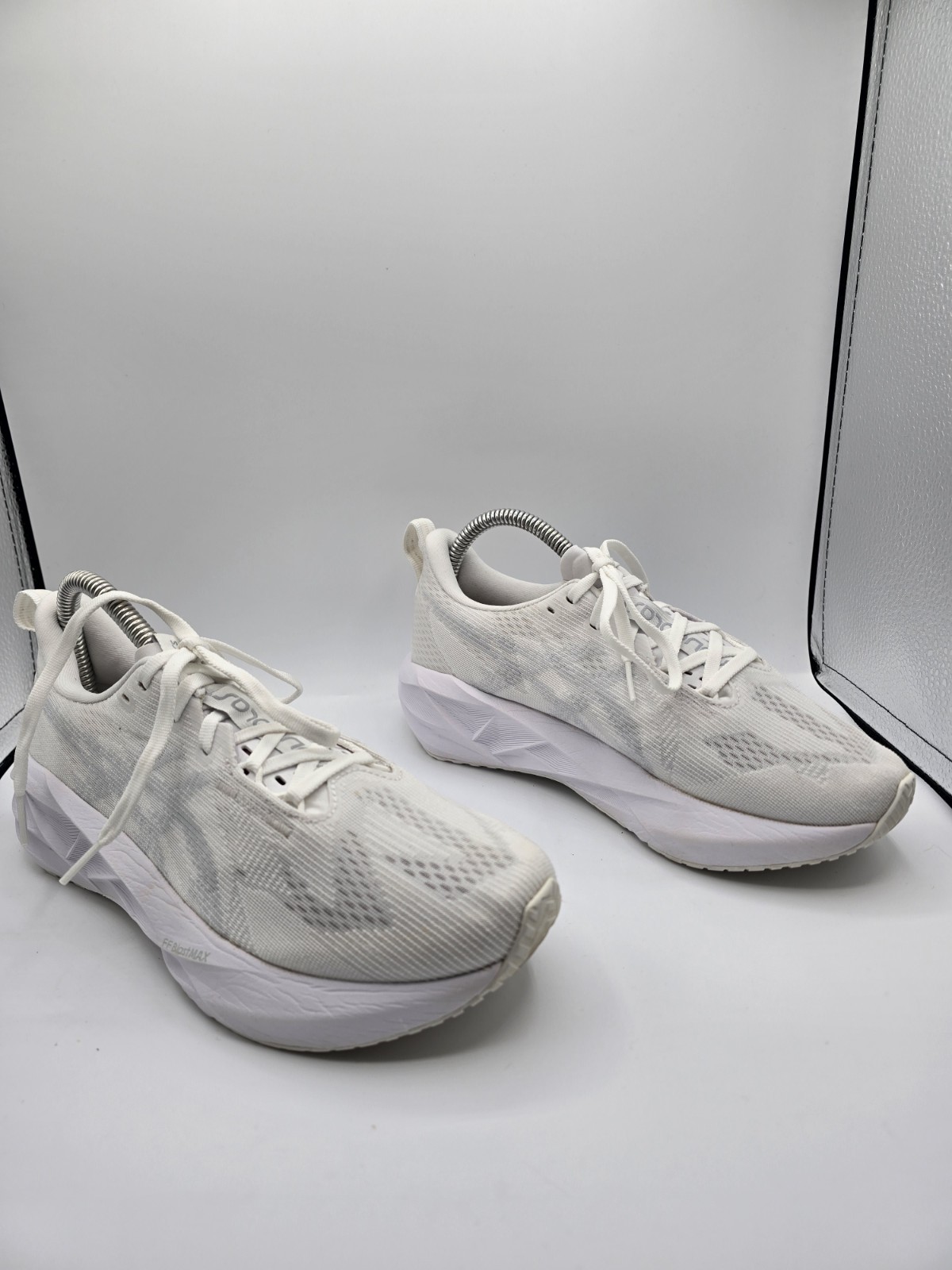 Asics Novablast 5 White/Piedmont Grey Womens 7.5 Running Shoes 1012B765