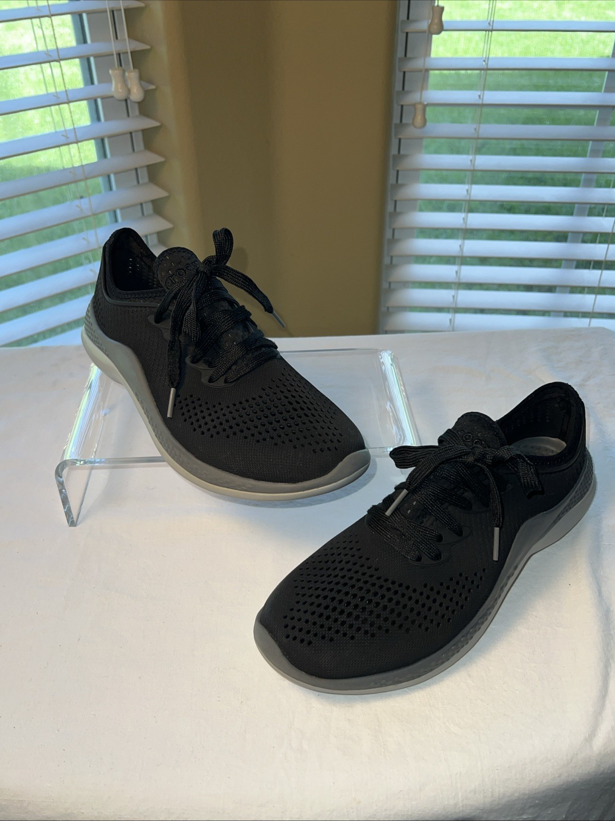 Crocs LiteRide 360 Pacer Black Slate Grey Athletic Shoe Men Sz 8 Lace Up Casual
