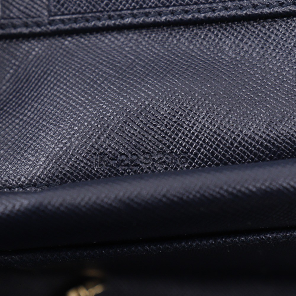 Salvatore Ferragamo Leather Trifold Wallet – DUTY FREE