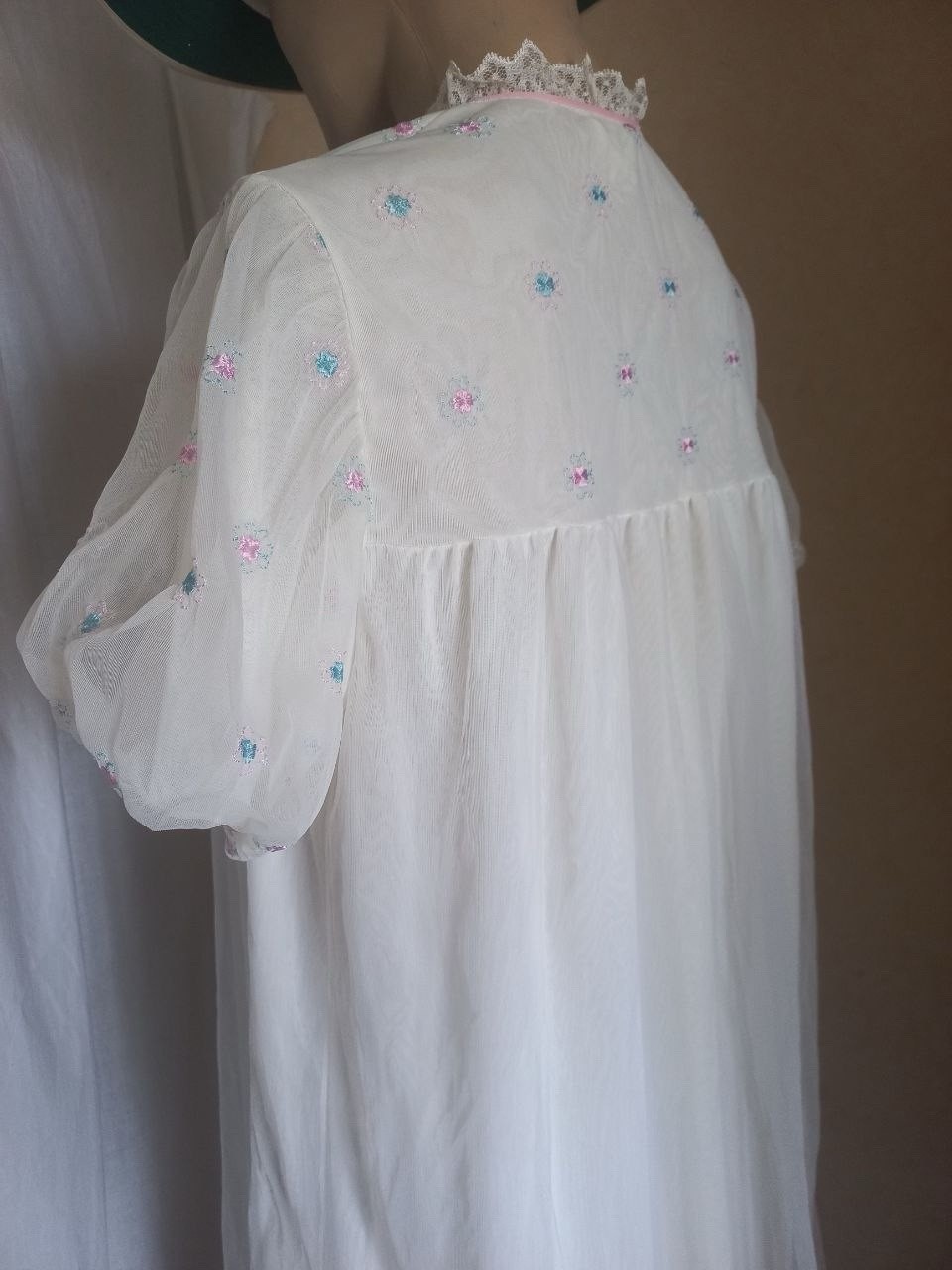 Delicate vintage peignoir dressing gown dorothy perkins, 70s made in britain