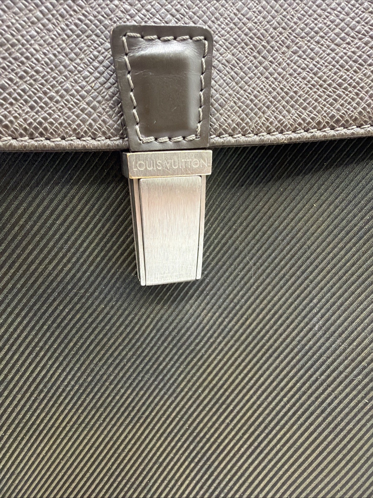 Louis Vuitton Men’s Bag – Satchel – Adjustable Strap – Vintage 8.5×11 Inches
