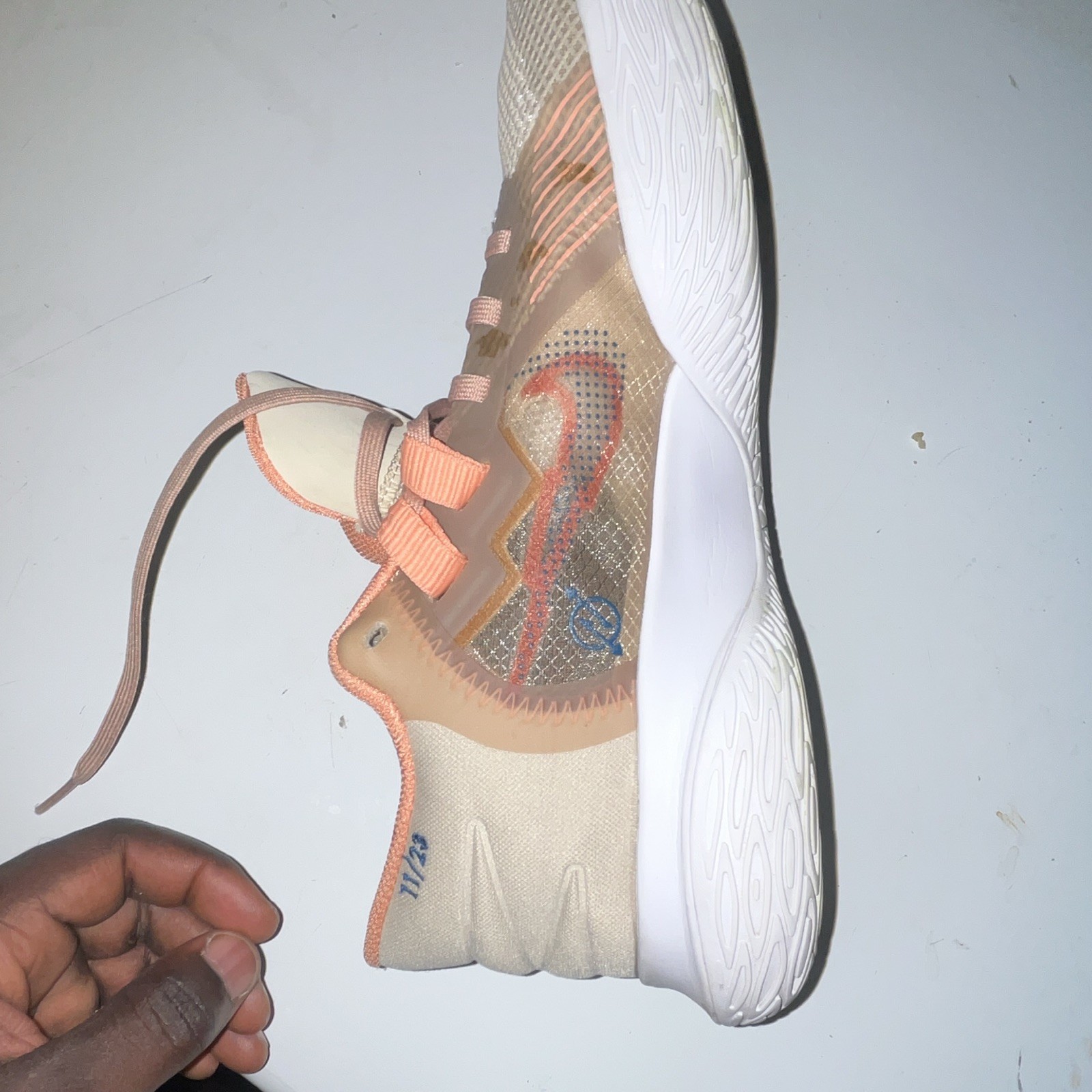 Nike Kyrie Men’s Mid Top Basketball Lace-Up Sneakers Beige Orange Blue