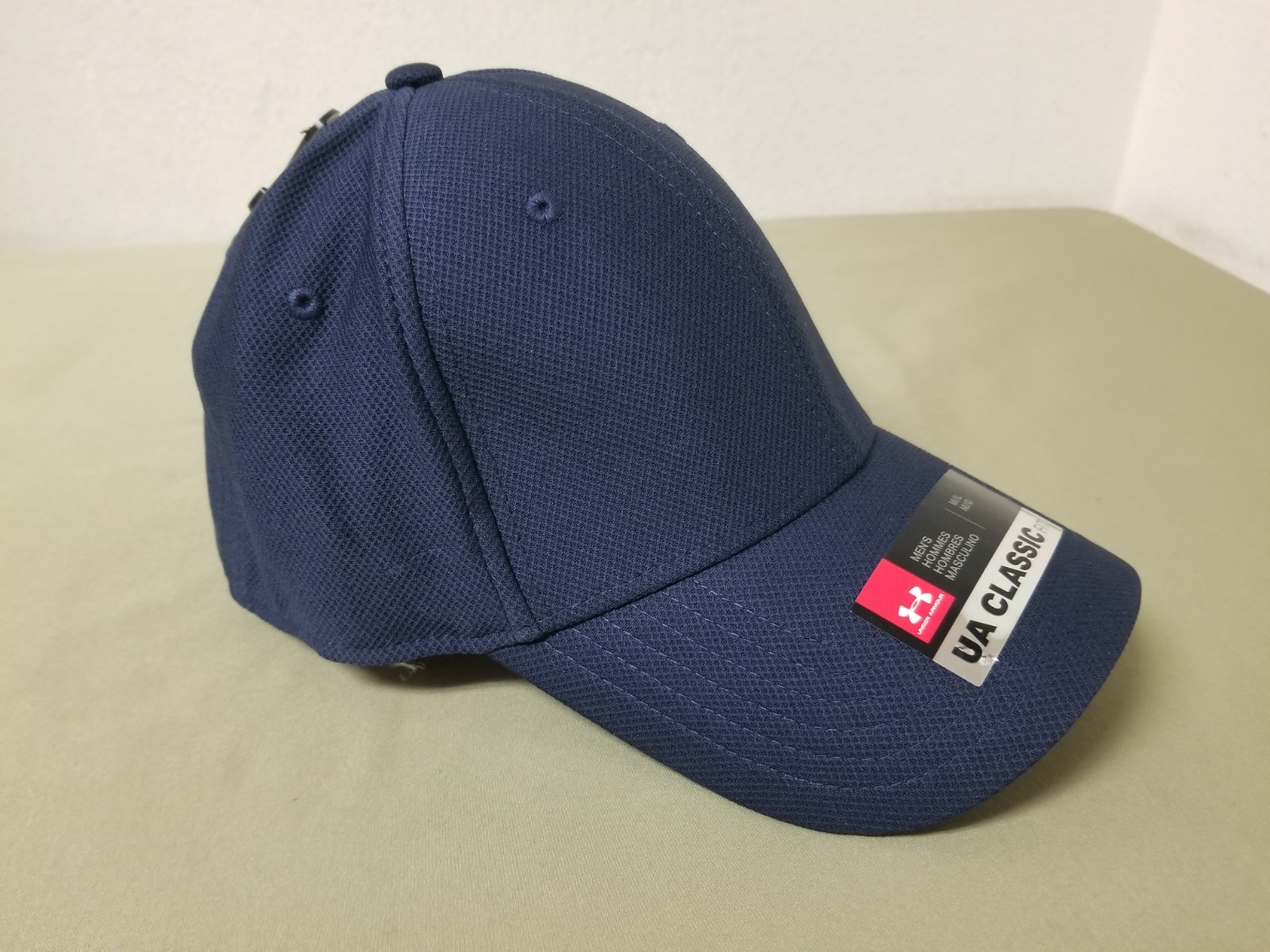 New Under Armour Classic Fit Mens Fitted Baseball cap.