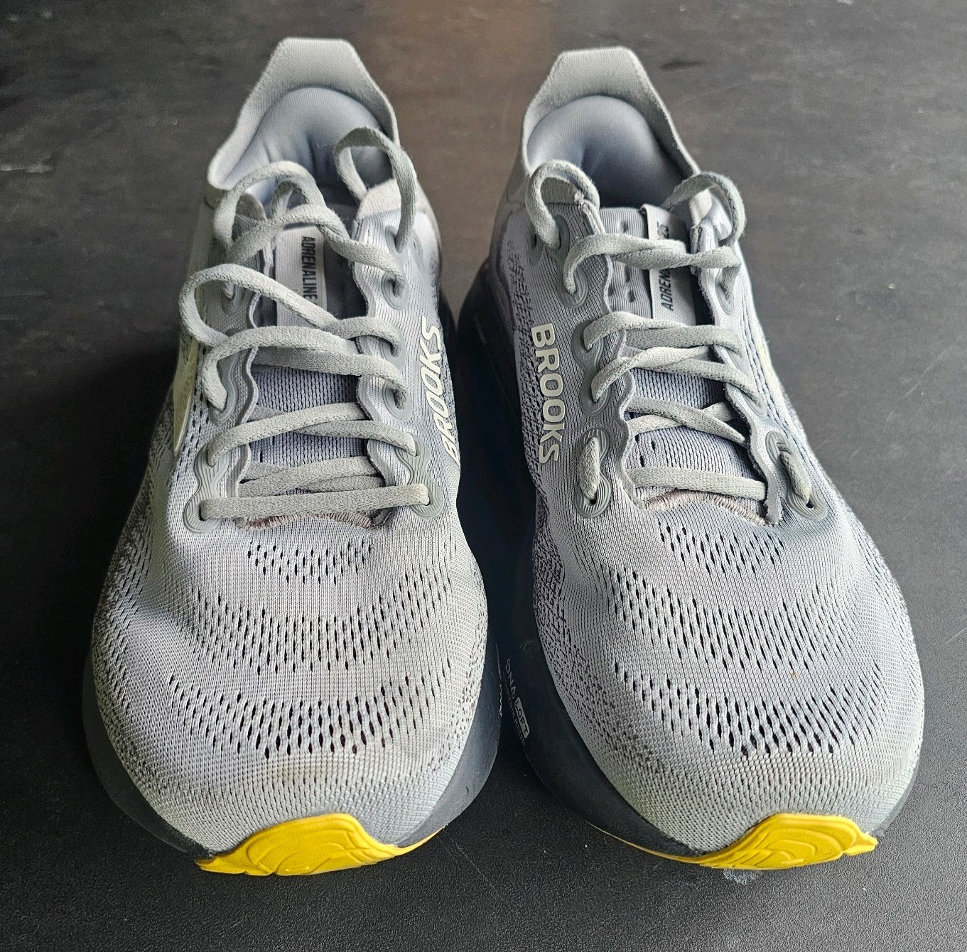Brooks Adrenaline GTS 25 Men’s 9.5 4E Extra Wide Gray Running Shoes