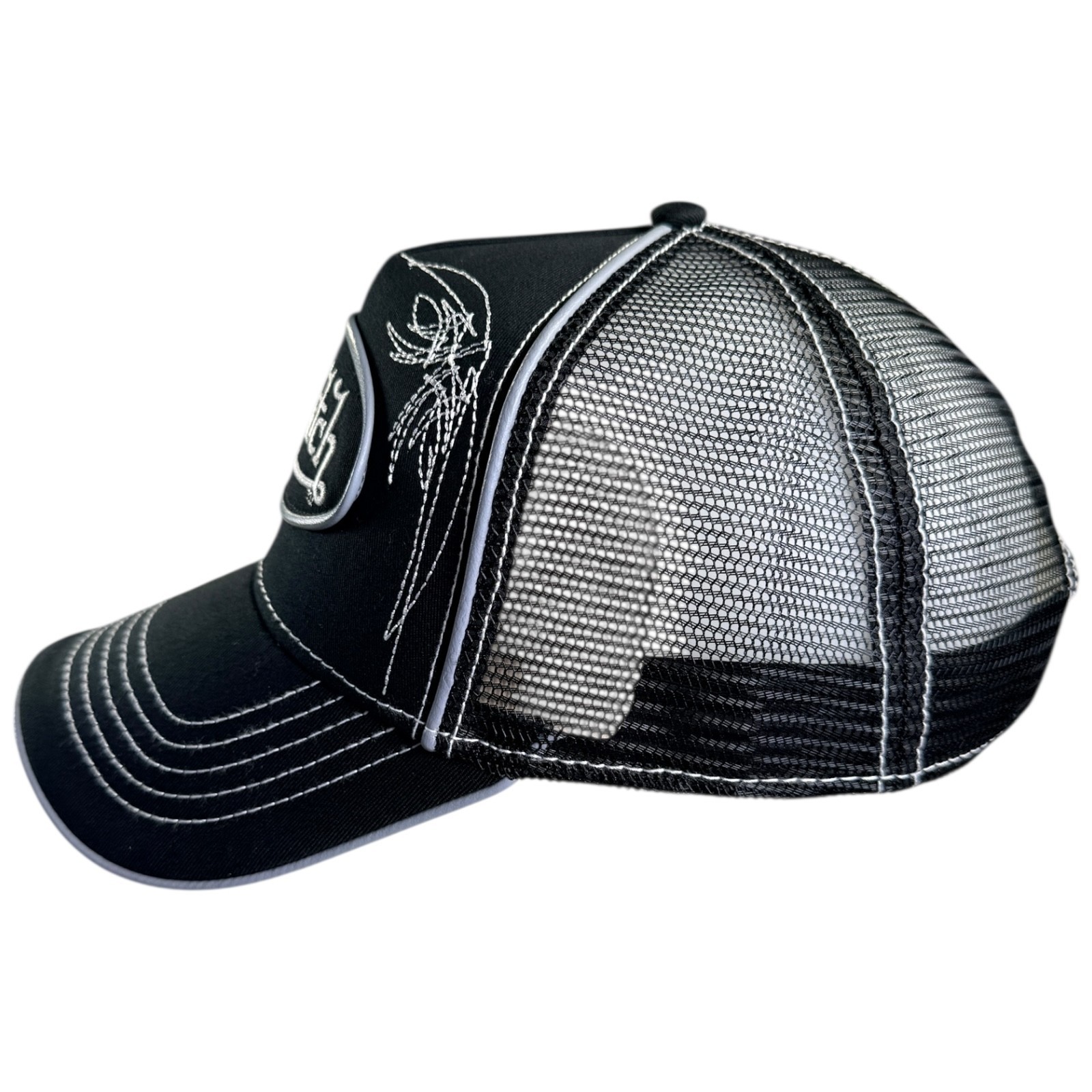 Von Dutch Hat SnapBack BIKER Trucker Mesh, PIPING TRIM, Patch Black NEW W/ TAGS!