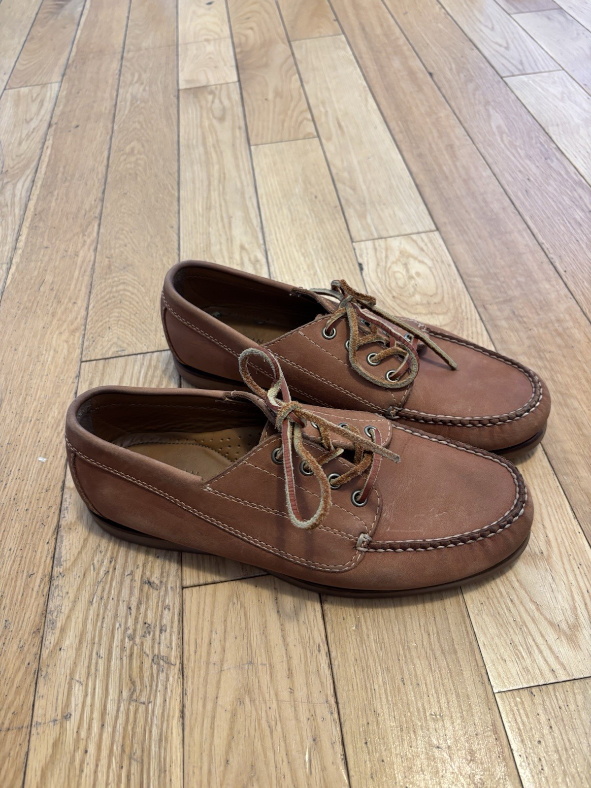 LL Bean Signature Men’s Handsewn Camp Mocassins Size 8.5