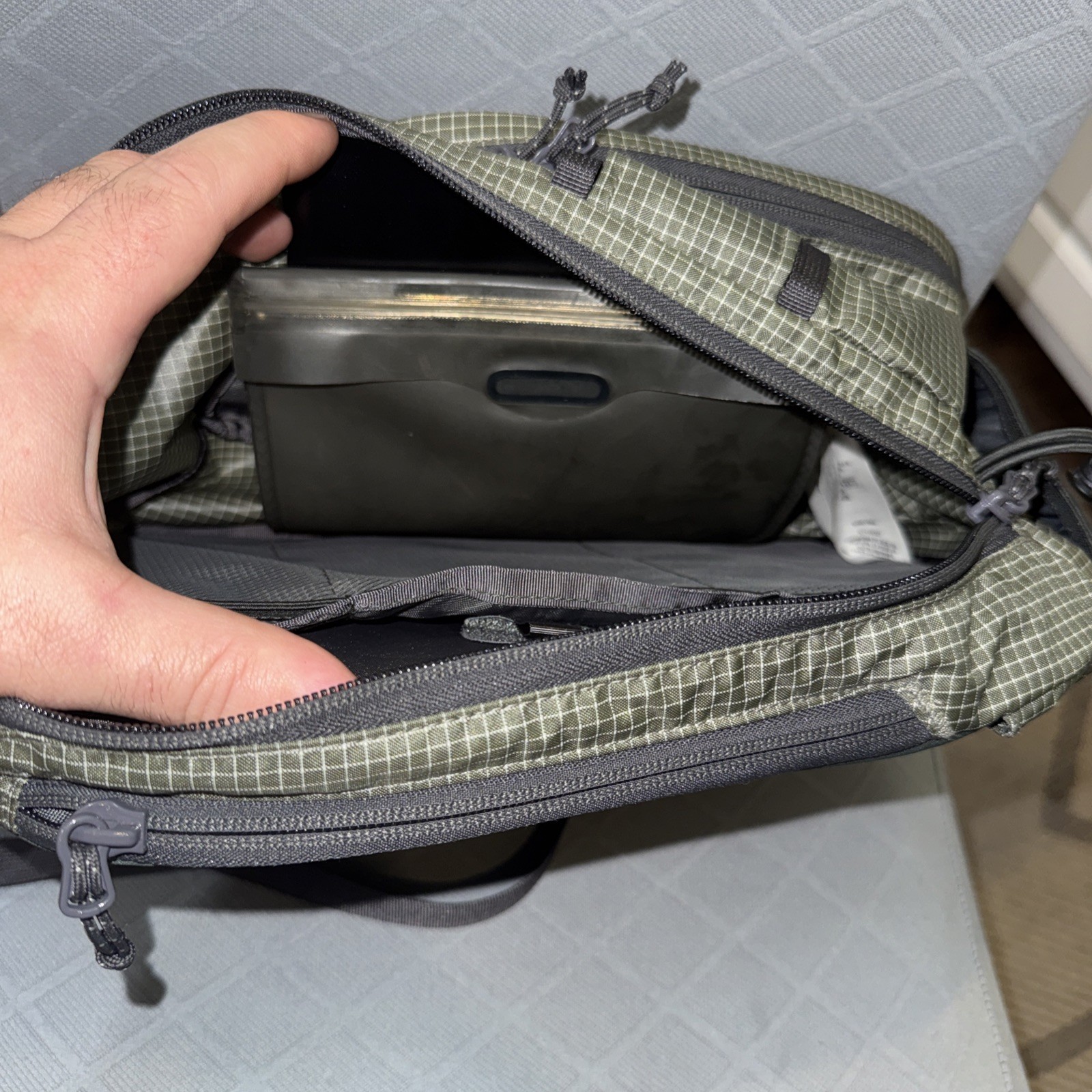 Patagonia Stealth Atom Sling 8L SP18 Discontinued Rare Fishing Bag Used