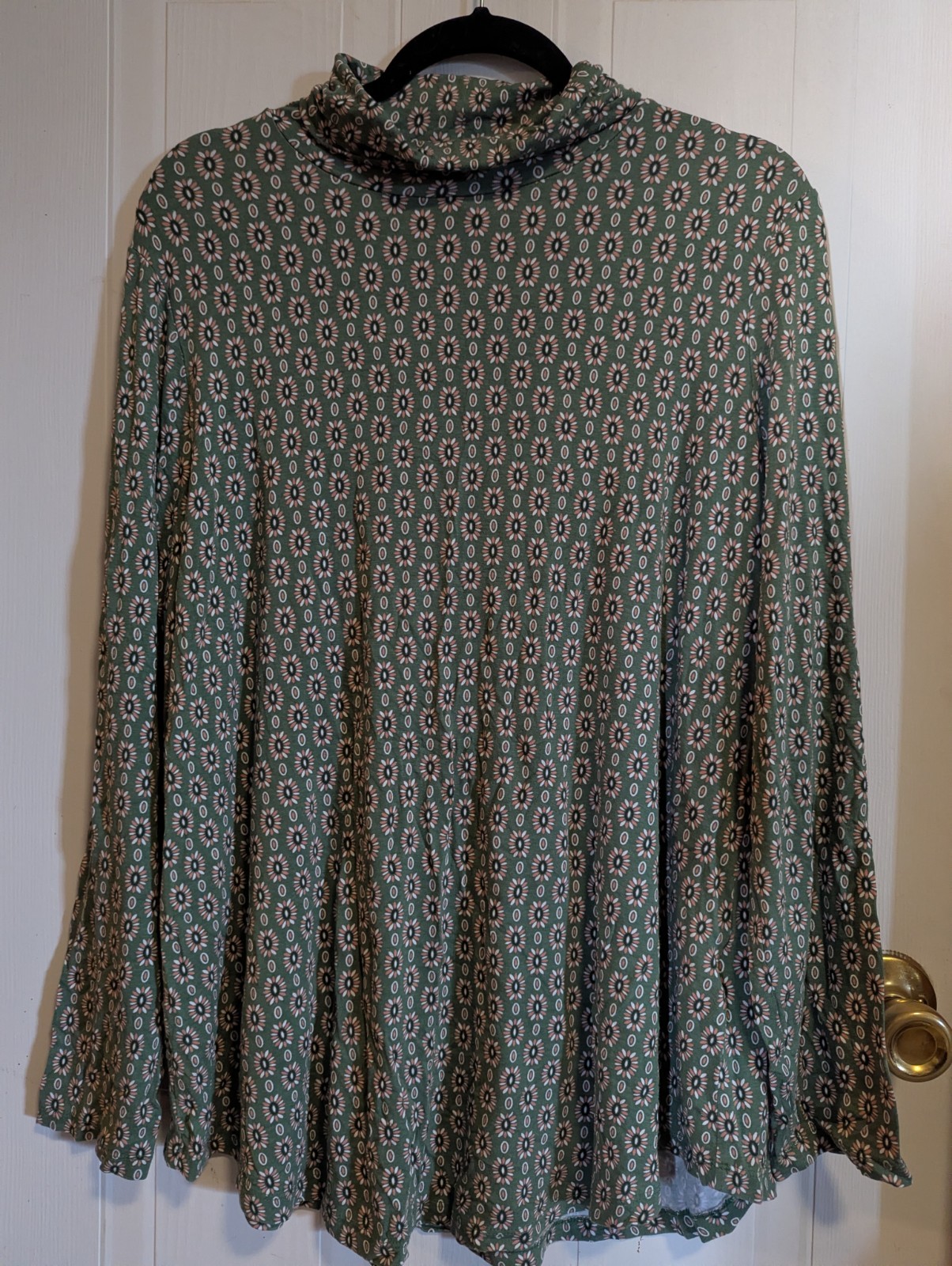 JM Collection Women’s XL Green Floral Cowl Neck Long Sleeve Knit Turtle Shirt