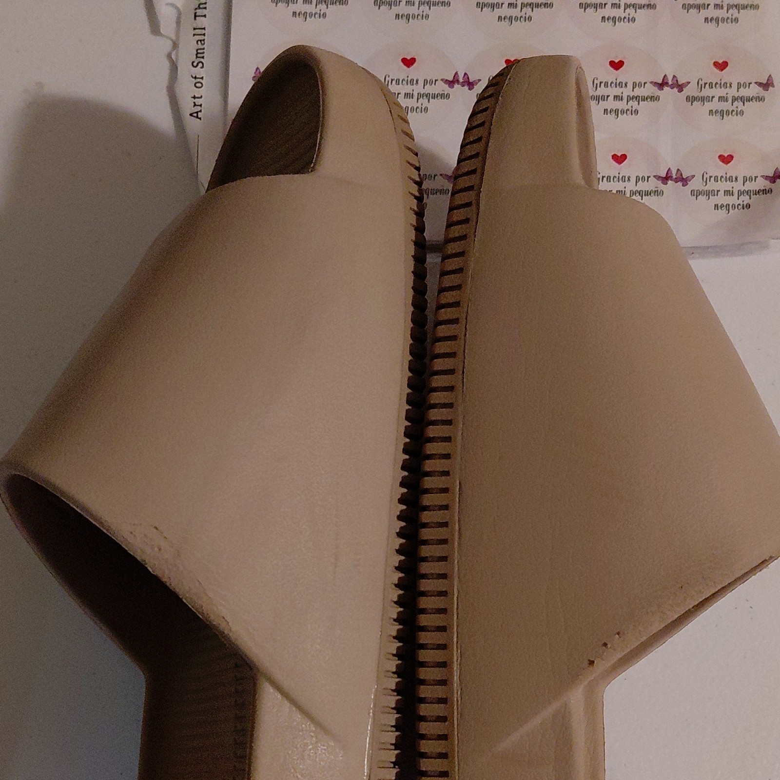 Nike Sandals Beige Slide Slip-On Men’s US 5 Polyethylene Upper Logo Casual