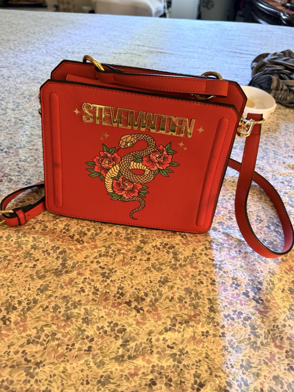 Steve Madden Red Snake Embroidered Zip Crossbody Bag Gold Hardware Coin Purse