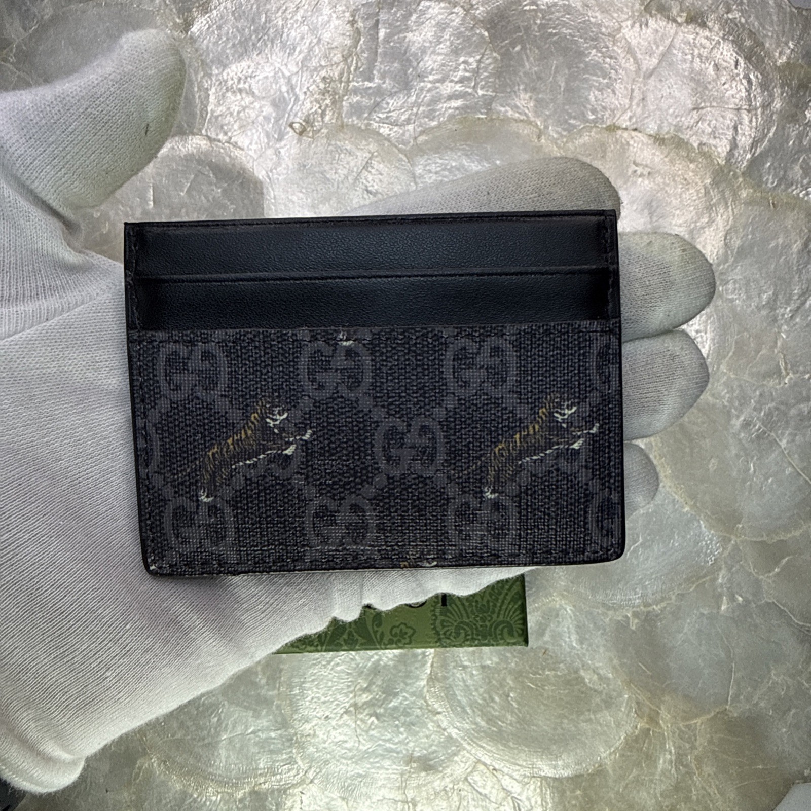 (RARE) GUCCI GG Supreme Monogram Tiger Print Card Holder Black